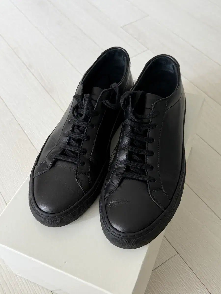 COMMON PROJECTS アキレス オールブラック スニーカー - メルカリ