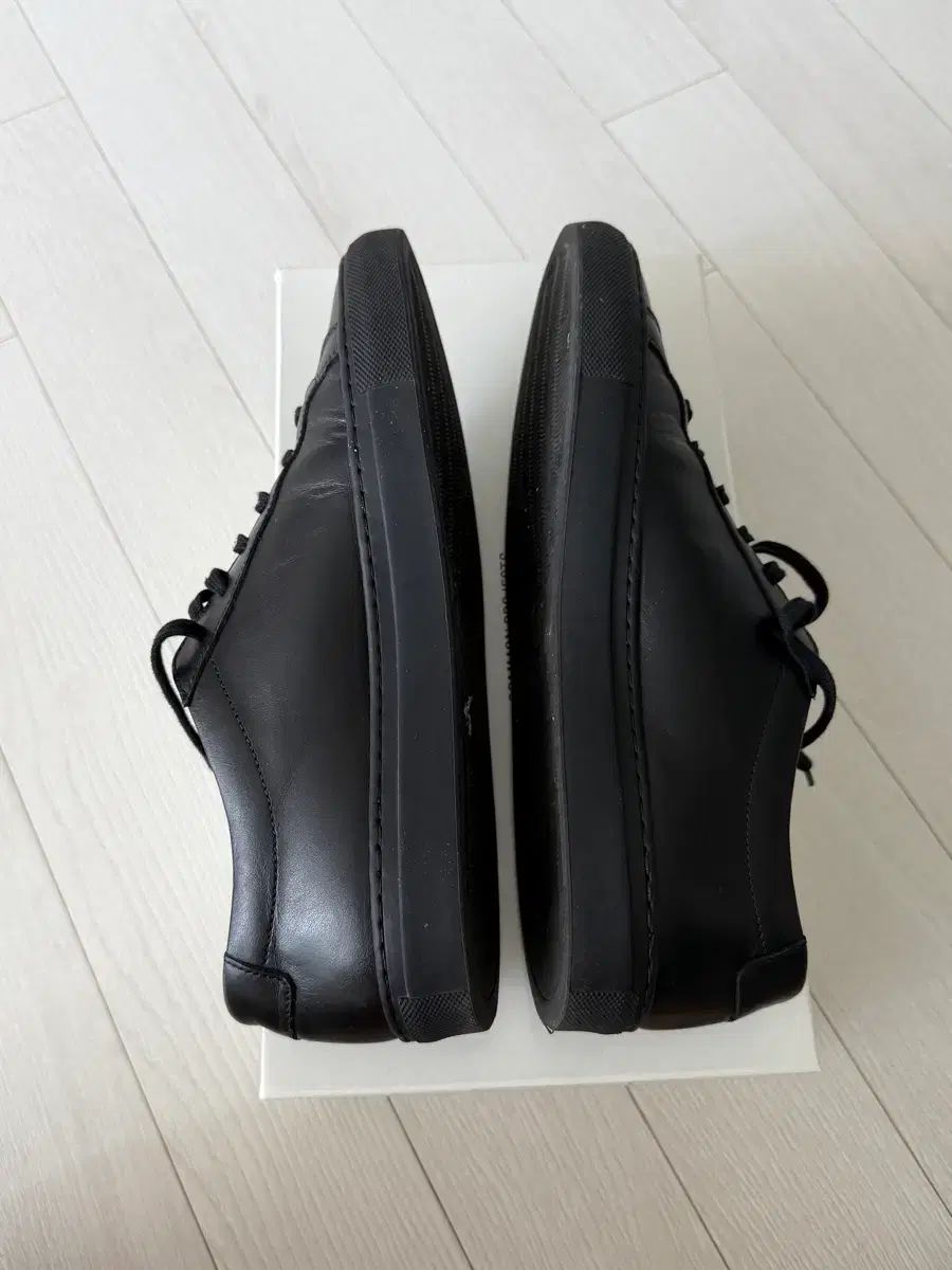 COMMON PROJECTS アキレス オールブラック スニーカー - メルカリ
