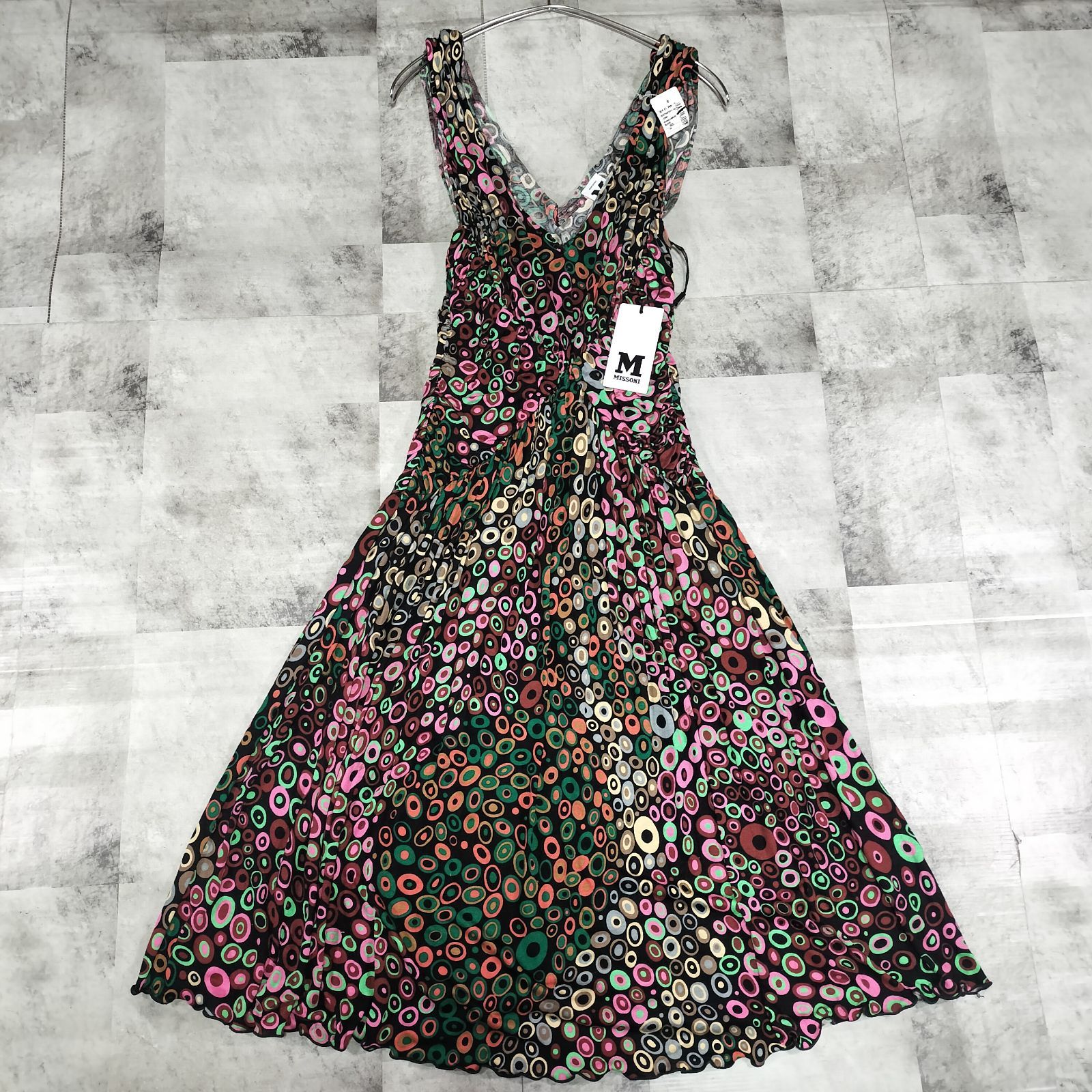 【未使用品】 M MISSONI 伸縮性 ノースリーブワンピース サークル柄 総柄 ブラック系 カラフル マルチカラー サイズ44 L XL相当 夏 サラサラ レーヨン ミッソーニ
