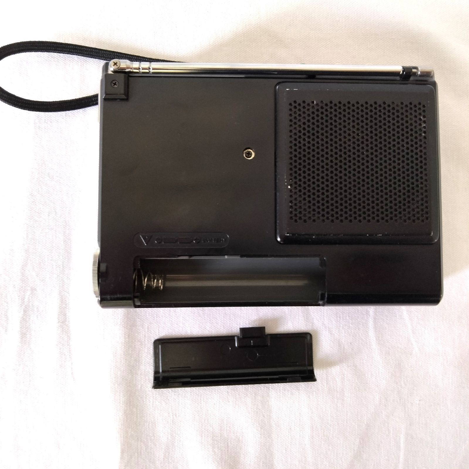 ポータブルラジオ/TV/ラジオカセットまとめ売りジャンク品 ジャンク品】AIWA TR-8 ポータブルラジオカセットレコーダー - メルカリ