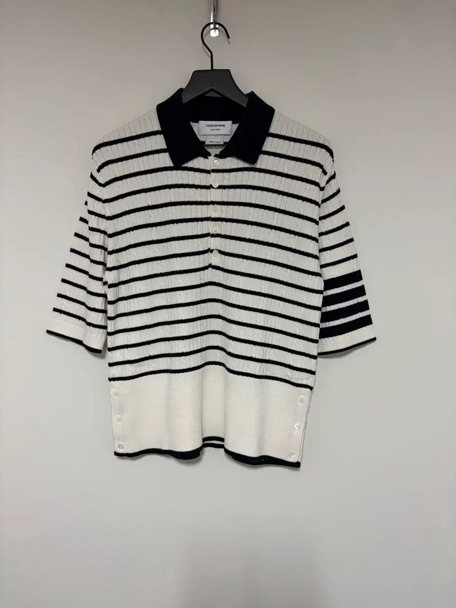 4/8水曜日までの出品！バカラ　ルクソール　幾何学模様の青系スカーフ 約96cm バカラ ルクソール 幾何学模様の青系スカーフ 約96cm