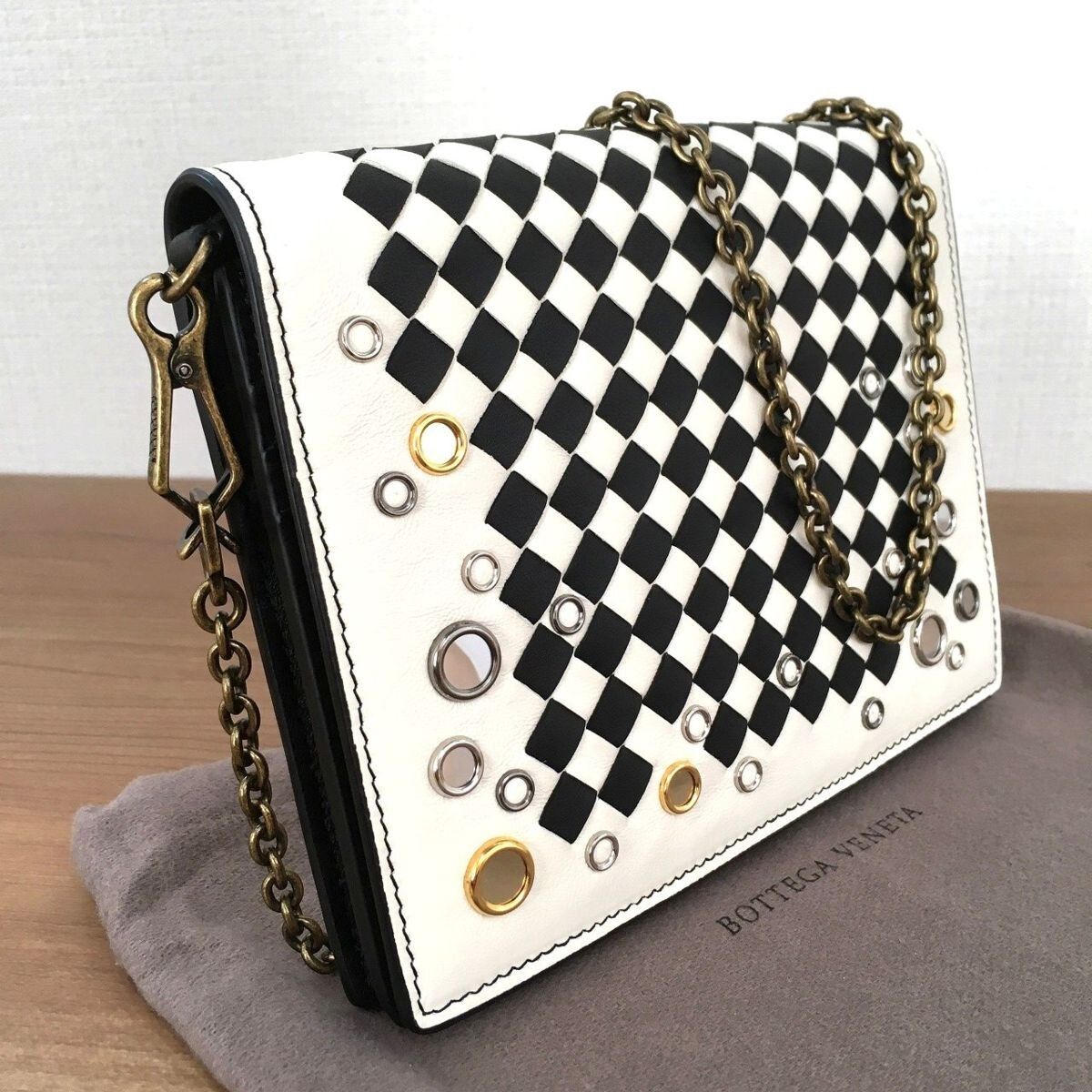 184 送料込み！ 未使用品 BOTTEGA VENETA チェーンウォレット イントレチャート ナッパレザー
