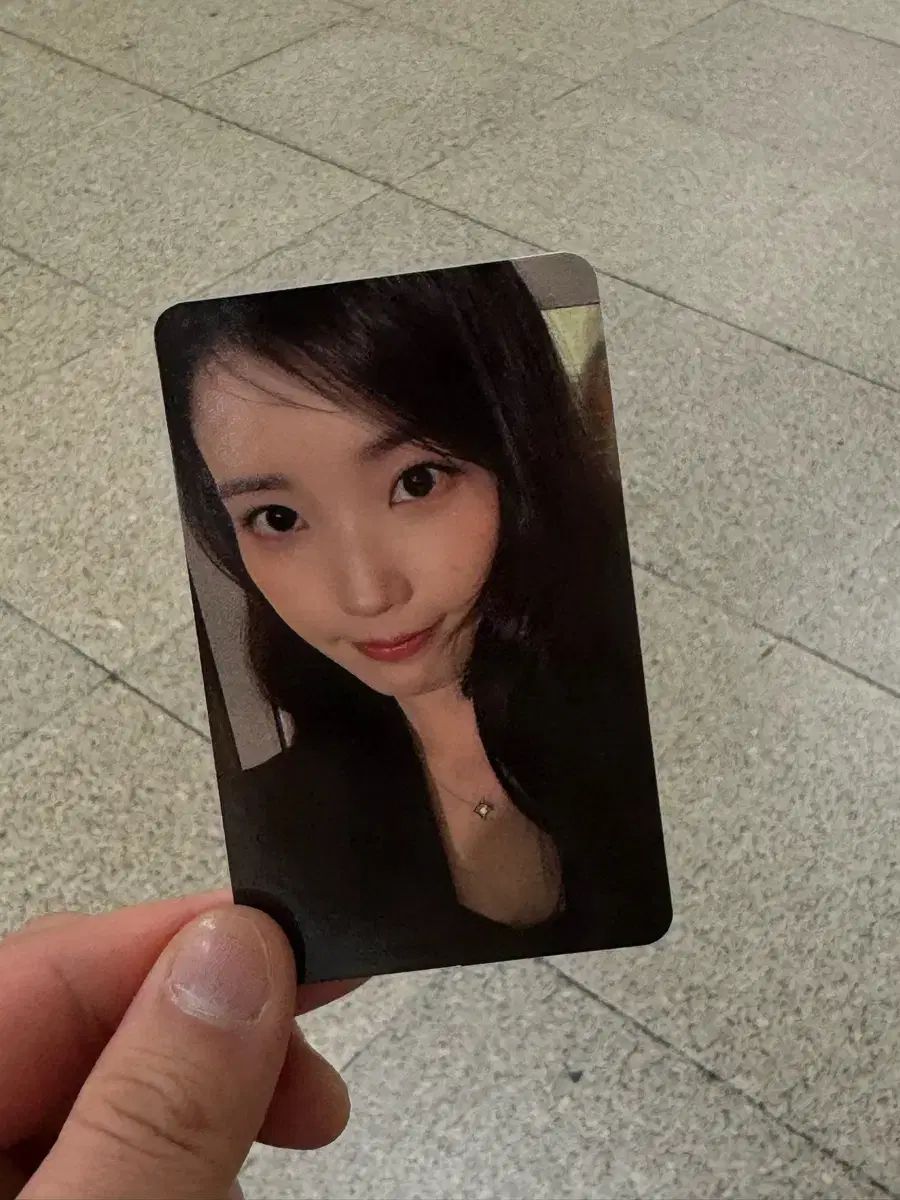 IU 2026 センイルカフェ トレカ