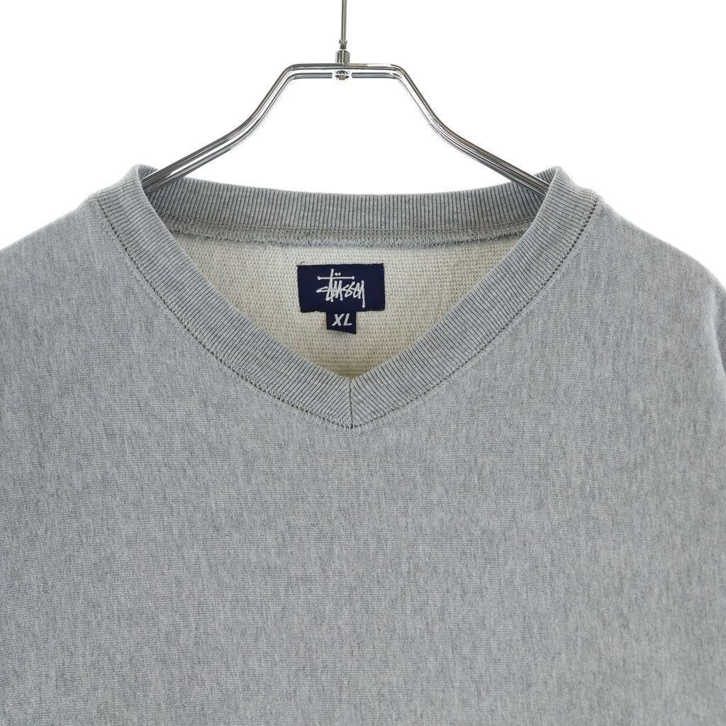 STUSSY (ステューシー) フロントロゴ刺繍スウェット クルーネック 