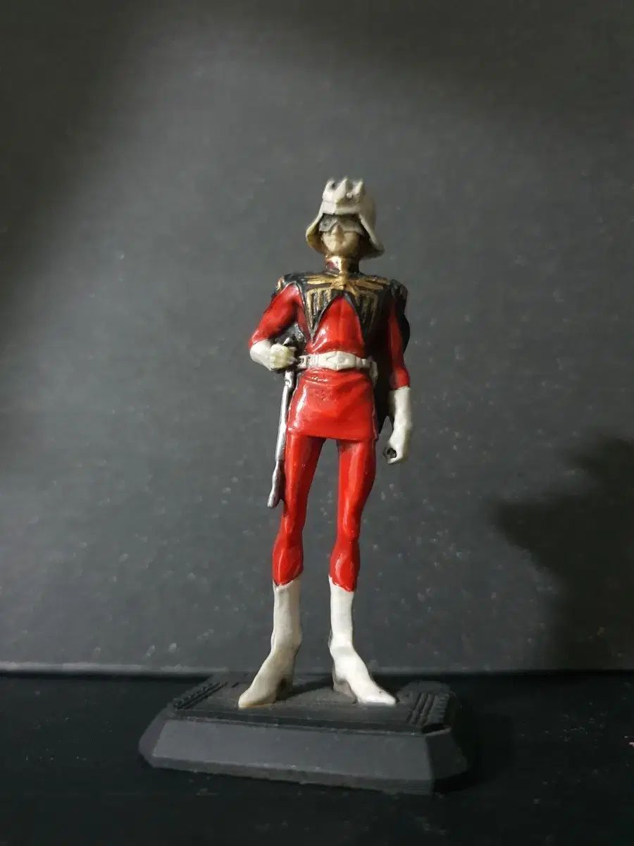 シャア・アズナブル 塗装済み完成品 作家 塗装済み完成品 出品