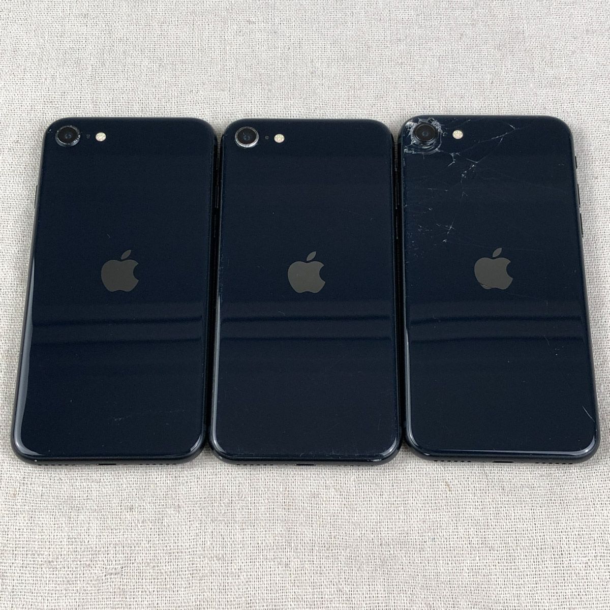 ◇ジャンク品◇【3点セット・SIMロック解除済】Apple iPhone SE (第3