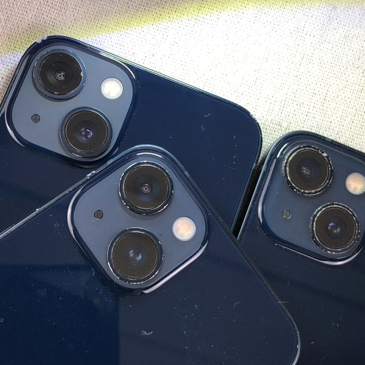 ◇ジャンク品◇【3点セット・SIMロック解除済】Apple iPhone 13（A2631