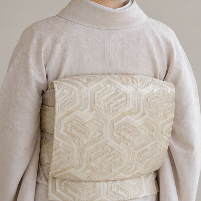 #K042 美品 袋帯 六通 毘沙門亀甲 練色 フォーマル 金糸 和装 和服 着物