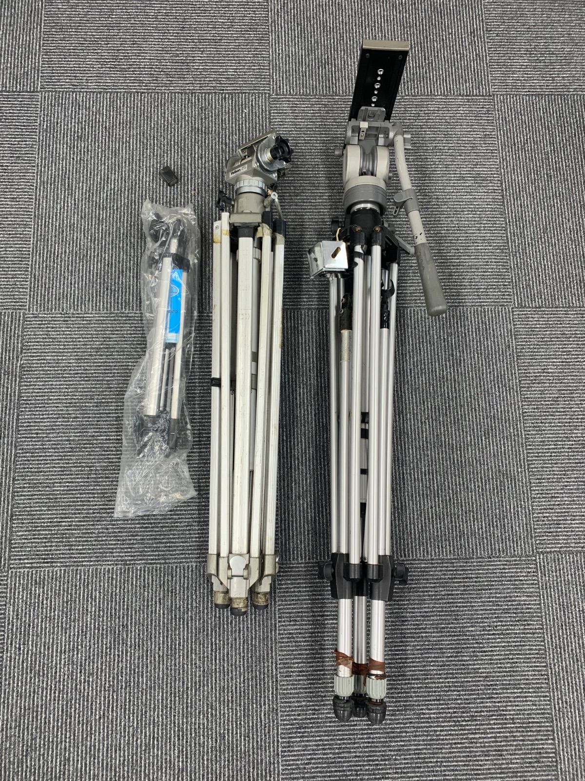 ％【現状品　写真をご確認お願いします】三脚セット　アルミ製　業務用【棚無し1】【3】