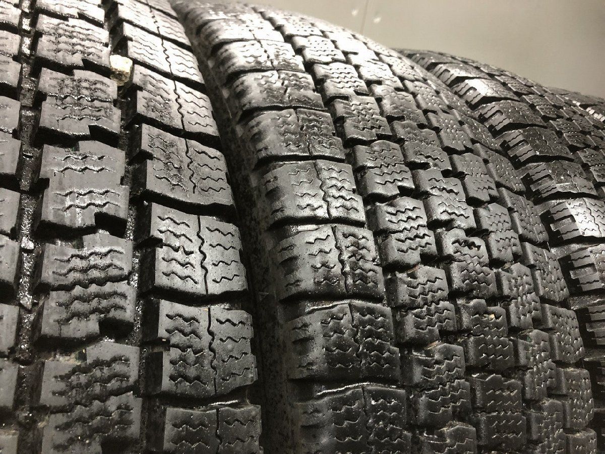 TOYO DELVEX M935 225/70R16 117/115N LT 16インチ ライトトラック用