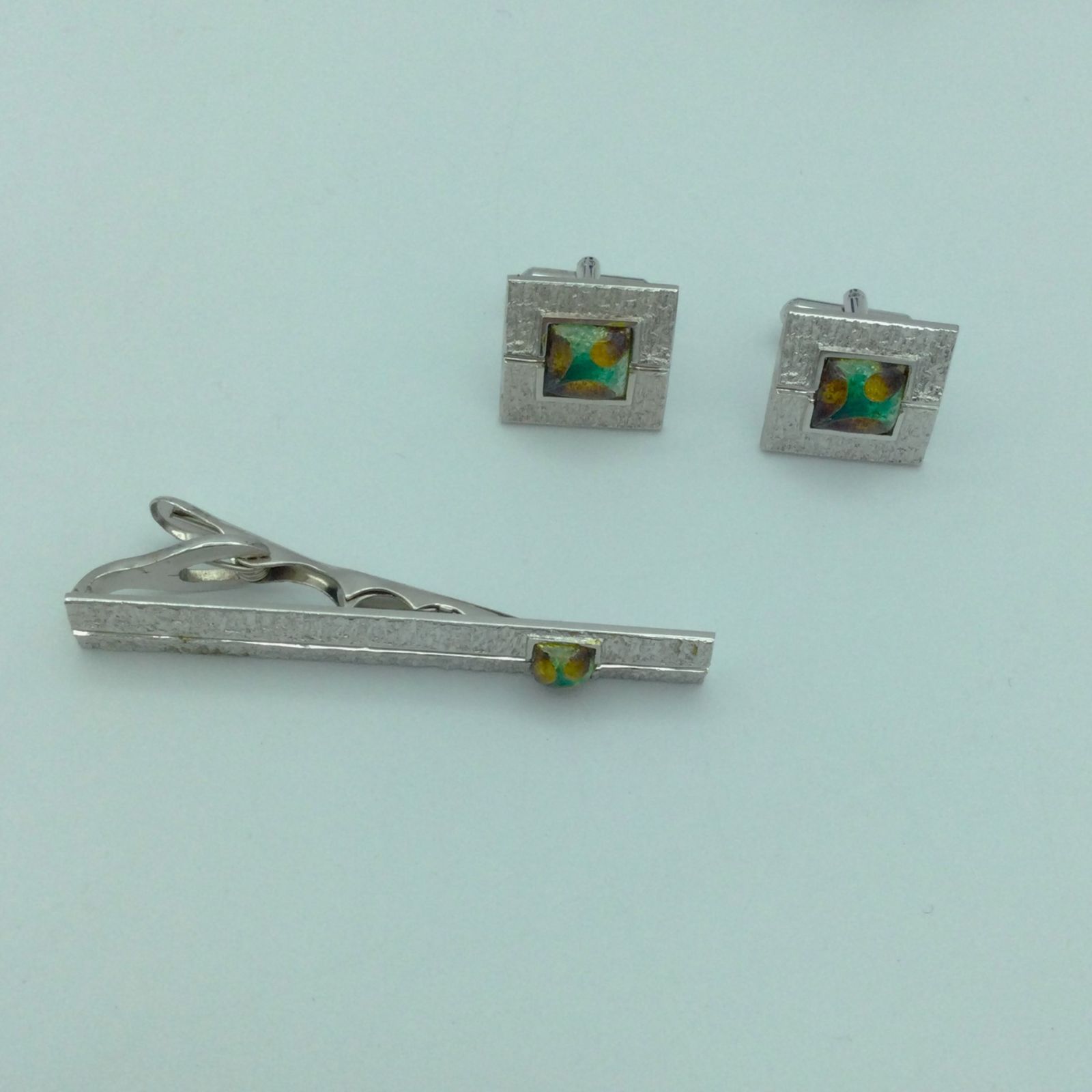 カフスボタンとネクタイピンのセット #i00157 - メルカリ