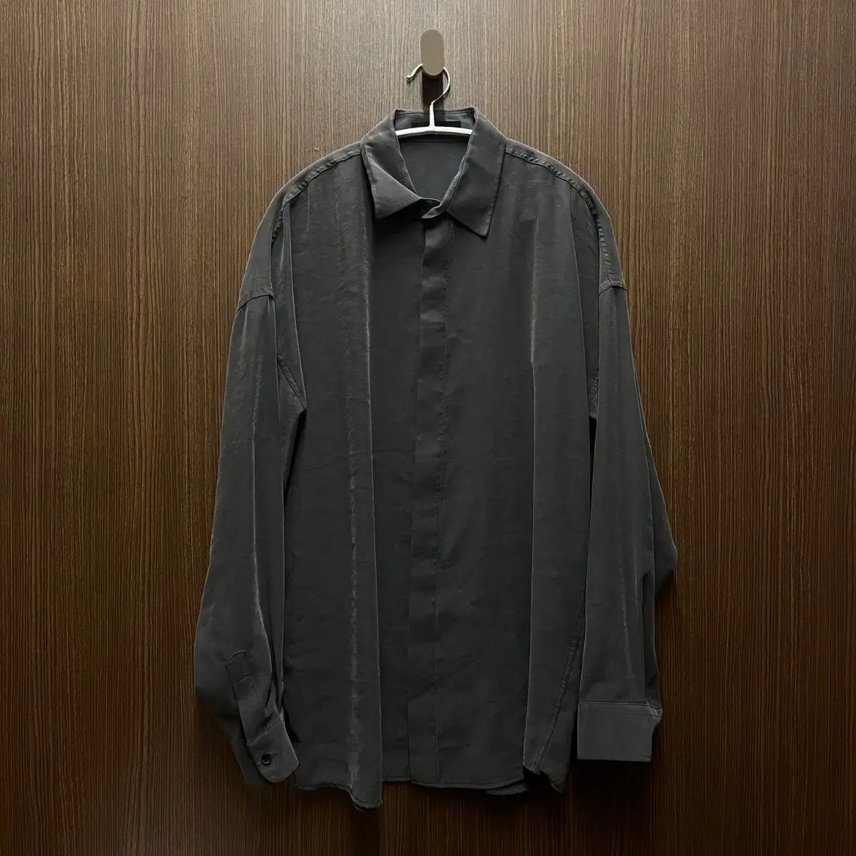 N階 シャツ