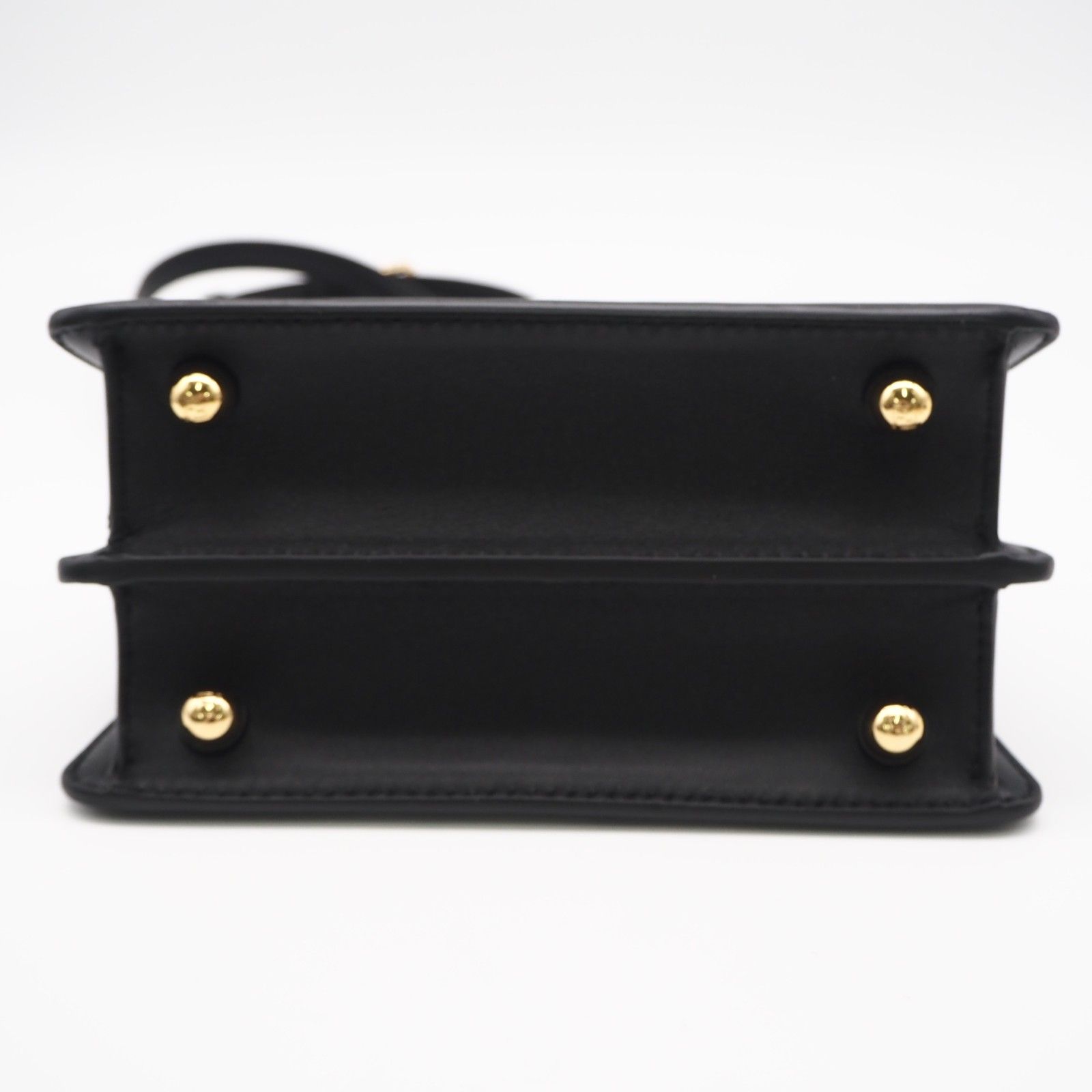 ★3日以内返品可★ 極美品 FENDI フェンディ カーフレザー ピーカブー アイシーユー ミニ 8BN335 2wayハンドバッグ ブラック ラムスキン レディース ★3日以内返品可★ 極美品 FENDI フェンディ カーフレザー ピーカブー アイシーユー ミニ 8BN335 2wayハンドバッグ ブラック ラムスキン レディース