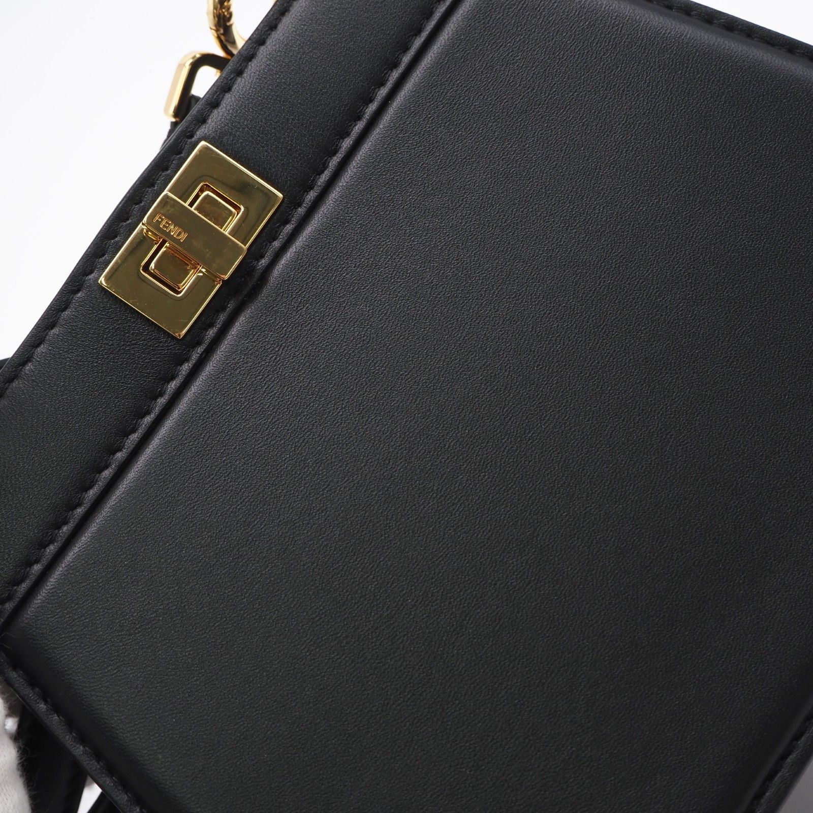 ★3日以内返品可★ 極美品 FENDI フェンディ カーフレザー ピーカブー アイシーユー ミニ 8BN335 2wayハンドバッグ ブラック ラムスキン レディース ★3日以内返品可★ 極美品 FENDI フェンディ カーフレザー ピーカブー アイシーユー ミニ 8BN335 2wayハンドバッグ ブラック ラムスキン レディース
