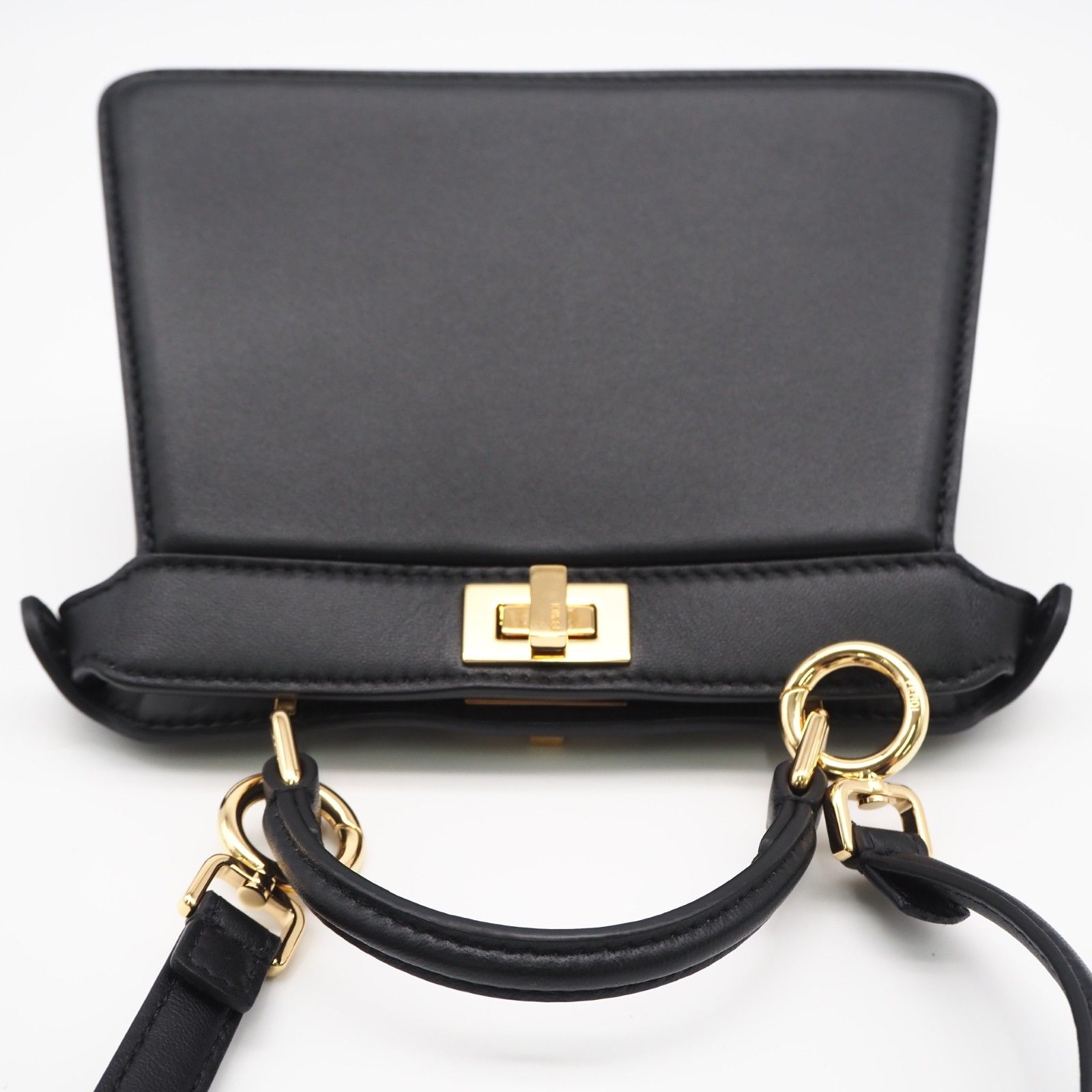 ★3日以内返品可★ 極美品 FENDI フェンディ カーフレザー ピーカブー アイシーユー ミニ 8BN335 2wayハンドバッグ ブラック ラムスキン レディース ★3日以内返品可★ 極美品 FENDI フェンディ カーフレザー ピーカブー アイシーユー ミニ 8BN335 2wayハンドバッグ ブラック ラムスキン レディース