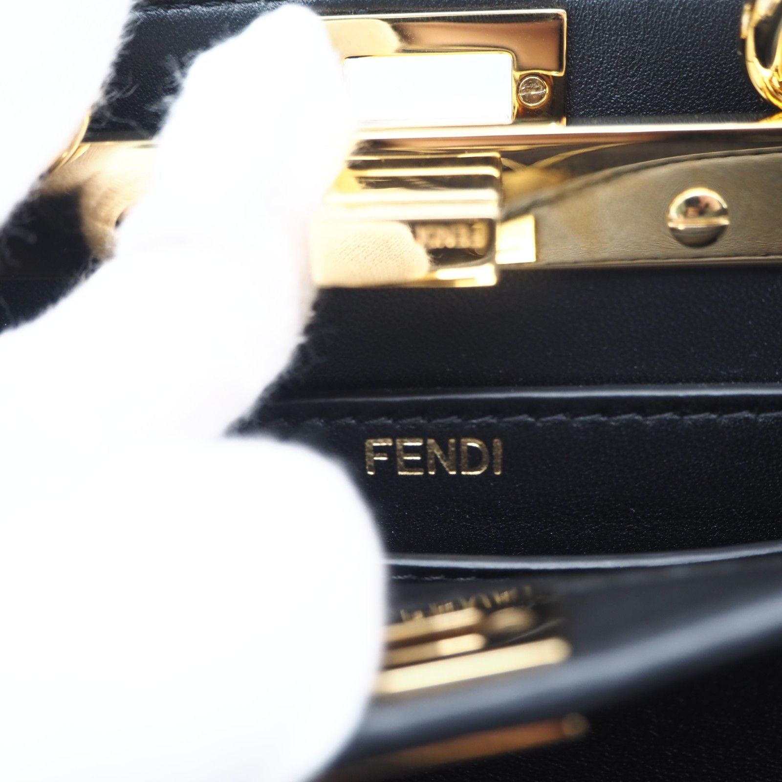 ★3日以内返品可★ 極美品 FENDI フェンディ カーフレザー ピーカブー アイシーユー ミニ 8BN335 2wayハンドバッグ ブラック ラムスキン レディース ★3日以内返品可★ 極美品 FENDI フェンディ カーフレザー ピーカブー アイシーユー ミニ 8BN335 2wayハンドバッグ ブラック ラムスキン レディース