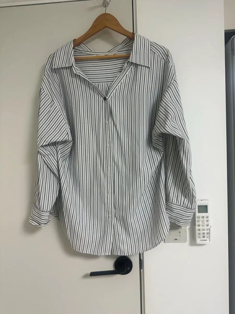 DEWL ルーズフィット ストライプ シャツ
