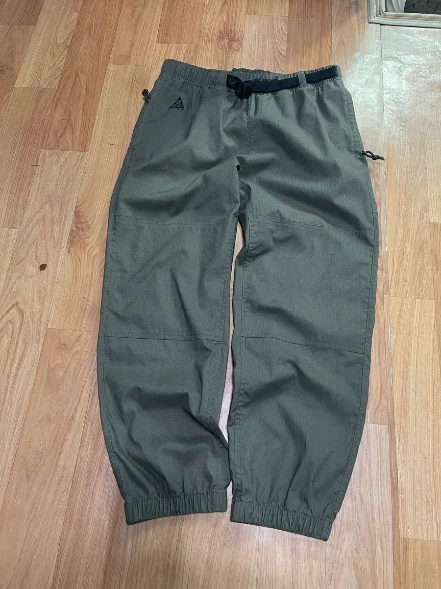 ナイキ ACG カーゴ ズボン グリーン
