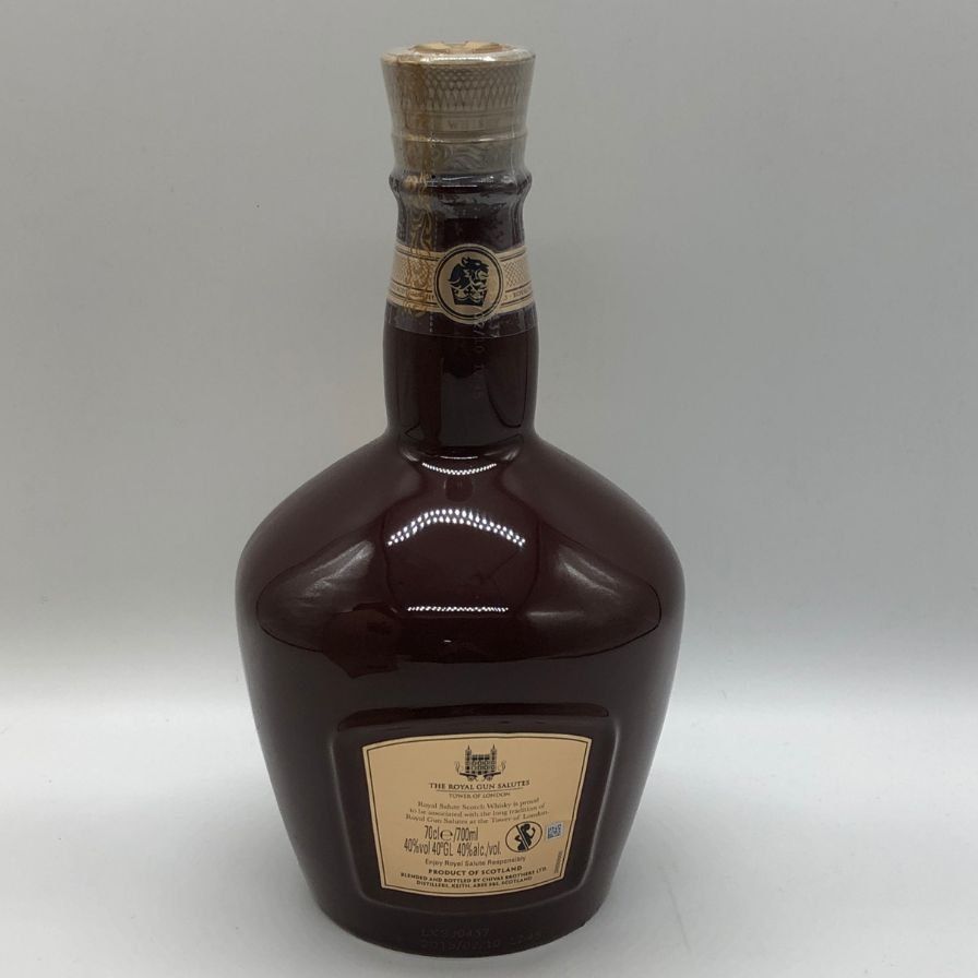 ロイヤルサルート 21年 赤 陶器ボトル 700ml 未開栓 - メルカリ