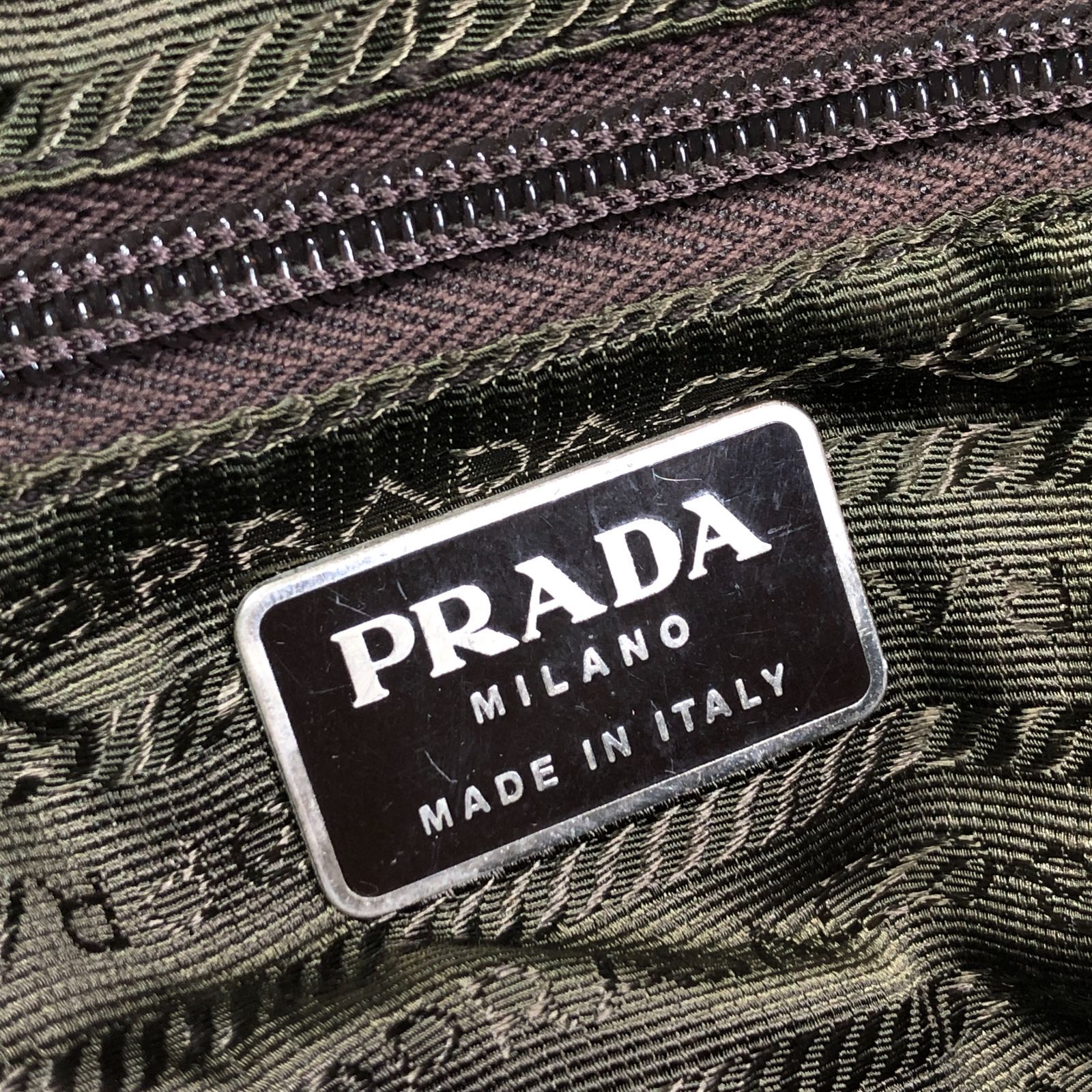 プラダ】本物 PRADA リュックサック 三角ロゴプレート トライアングル