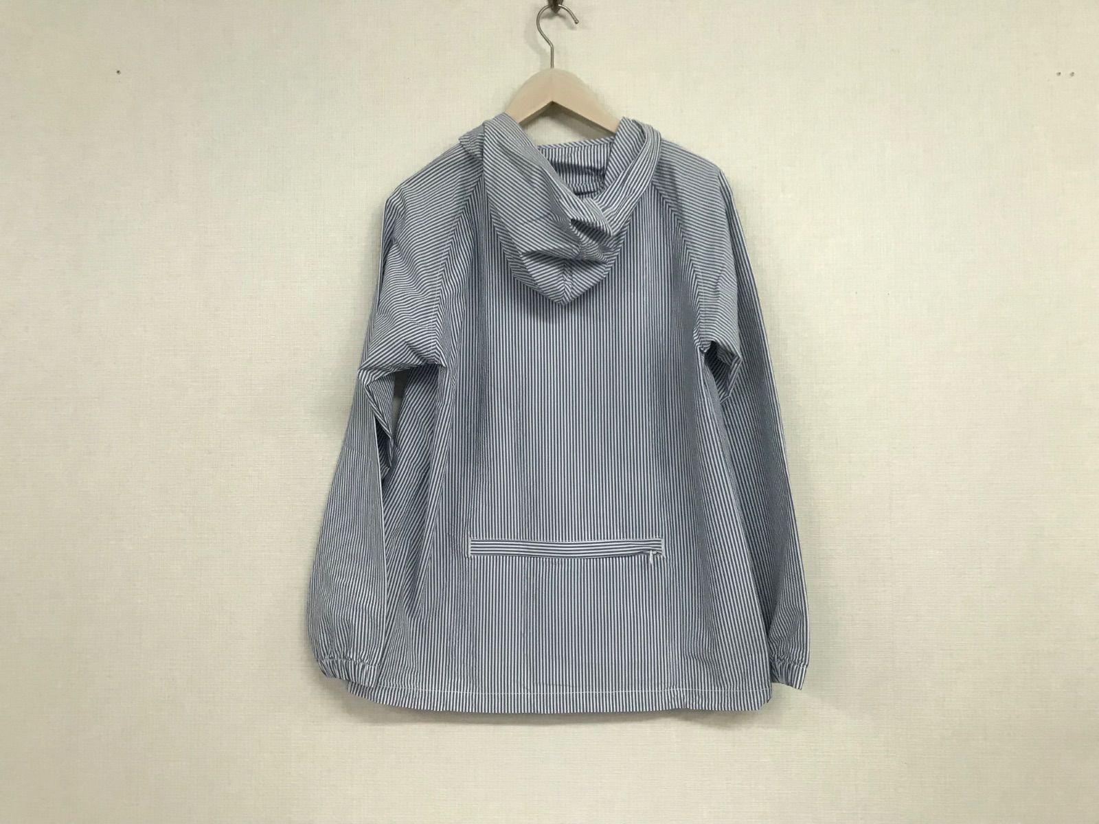 新品未使用本物オーシャンパシフィックOP OCEANPACIFICジップロゴ刺繍シアサッカーストライプパーカージャケット長袖サーフアメカジスケーターストリートミリタリービジネススーツパーティーモードドレスゴルフスポーツメンズグレー白ホワイトM