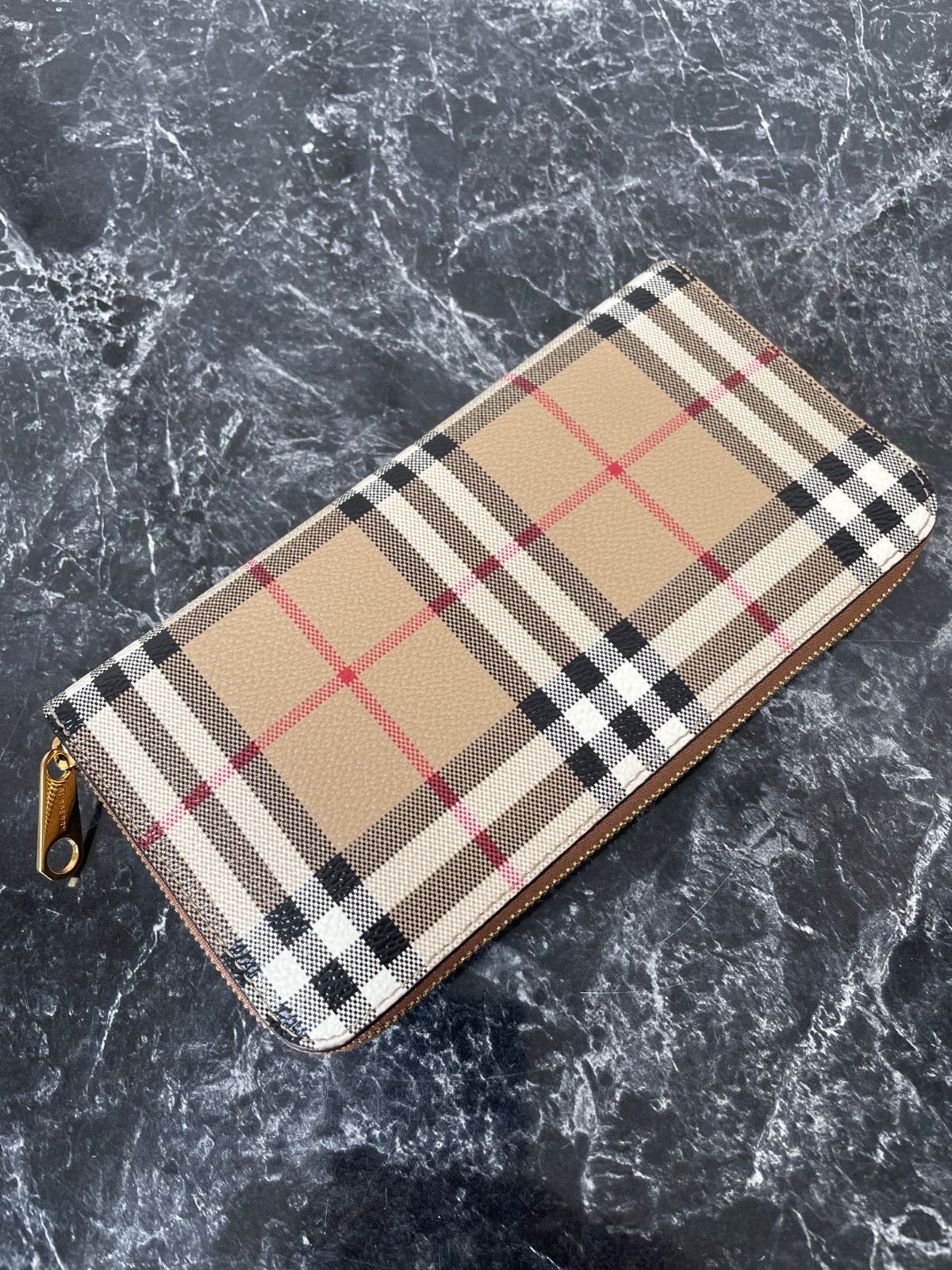 BURBERRY バーバリー ノバチェック ラウンドファスナー 長財布 8070598 ベージュ