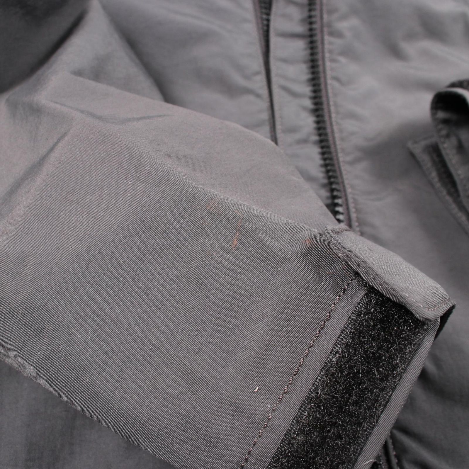ザ・ノースフェイス THE NORTH FACE MANTON JACKET フード付き ダークグレー ナイロン ジャケット メンズ Used A