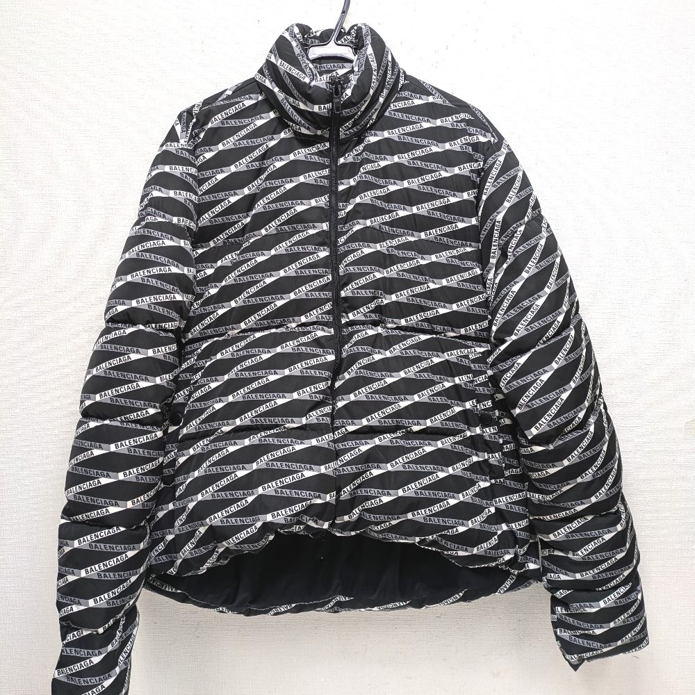 Dz450021 バレンシアガ ダウンジャケット Cシェイプ総柄 556240 ブラック 46 メンズ BALENCIAGA 中古