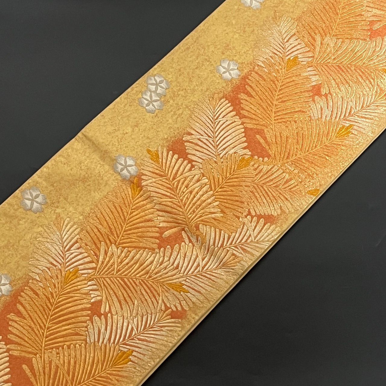 K052 美品 袋帯 六通 西陣織 羊歯文様 桜 金箔 金糸 銀糸 フォーマル