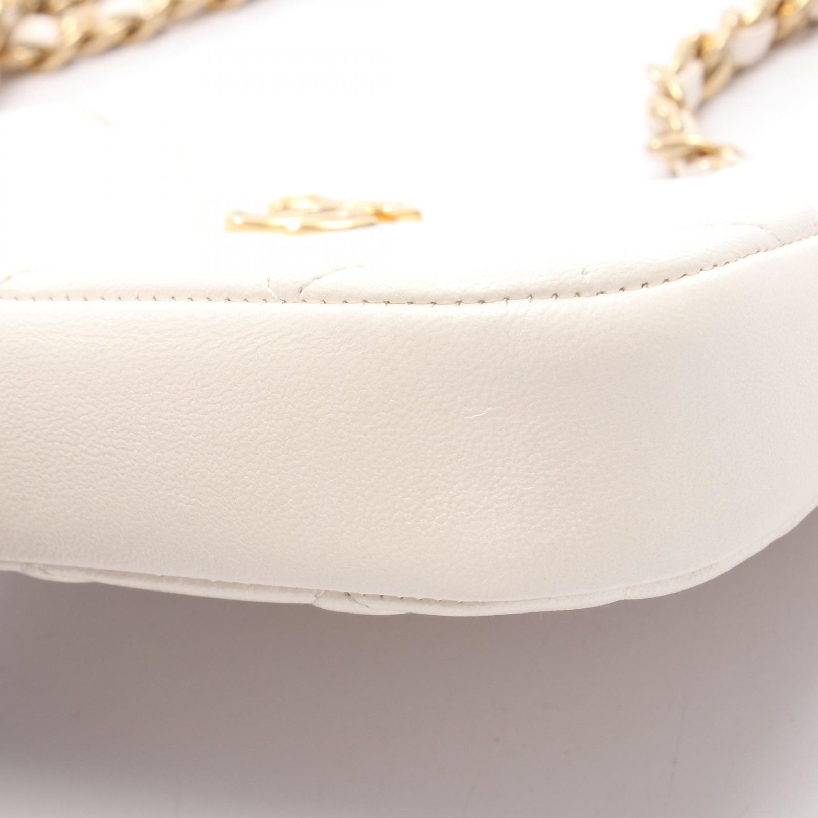 シャネル CHANEL ショルダーバッグ マトラッセ スモール パールホワイト ラムスキン(羊革) マトラッセ スモール チェーンショルダー レディース Used A シャネル CHANEL ショルダーバッグ マトラッセ スモール パールホワイト ラムスキン(羊革) マトラッセ スモール チェーンショルダー レディース Used A