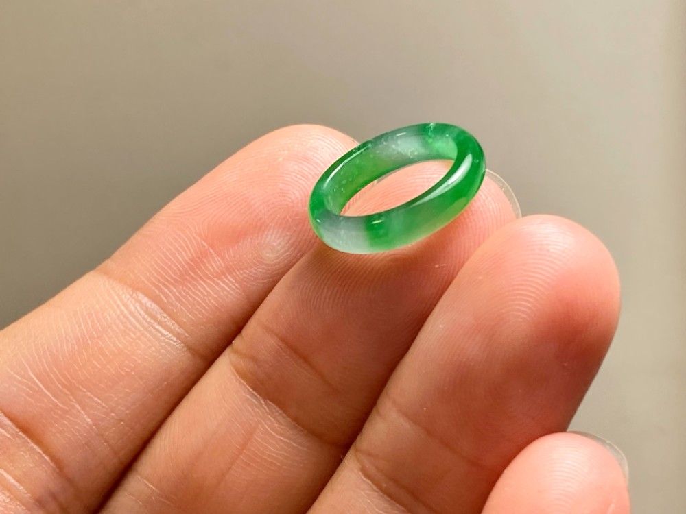 RS13-84 上品 宝石質 氷種 陽緑 グアテマラ産 天然 A貨 本翡翠 ルース ペンダントトット 硬玉 ジェダイト
