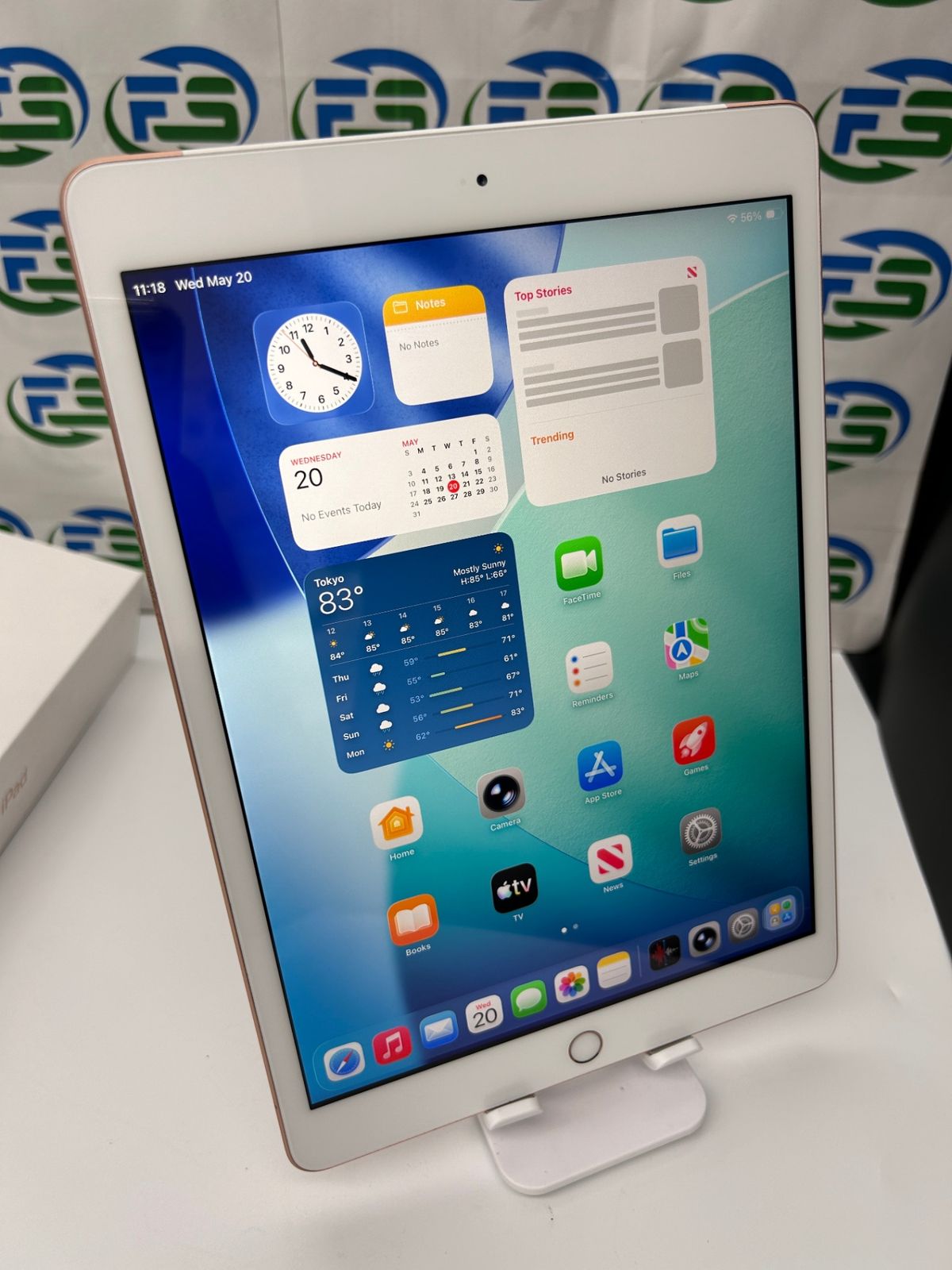 iPad 第8世代 Cellular 32GB ゴールド(訳あり)- メルカリ