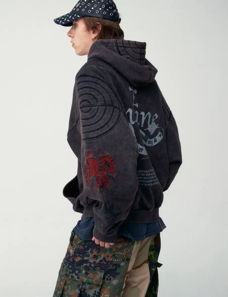 EMBROIDERED PADDED SHOULDER HOODIE