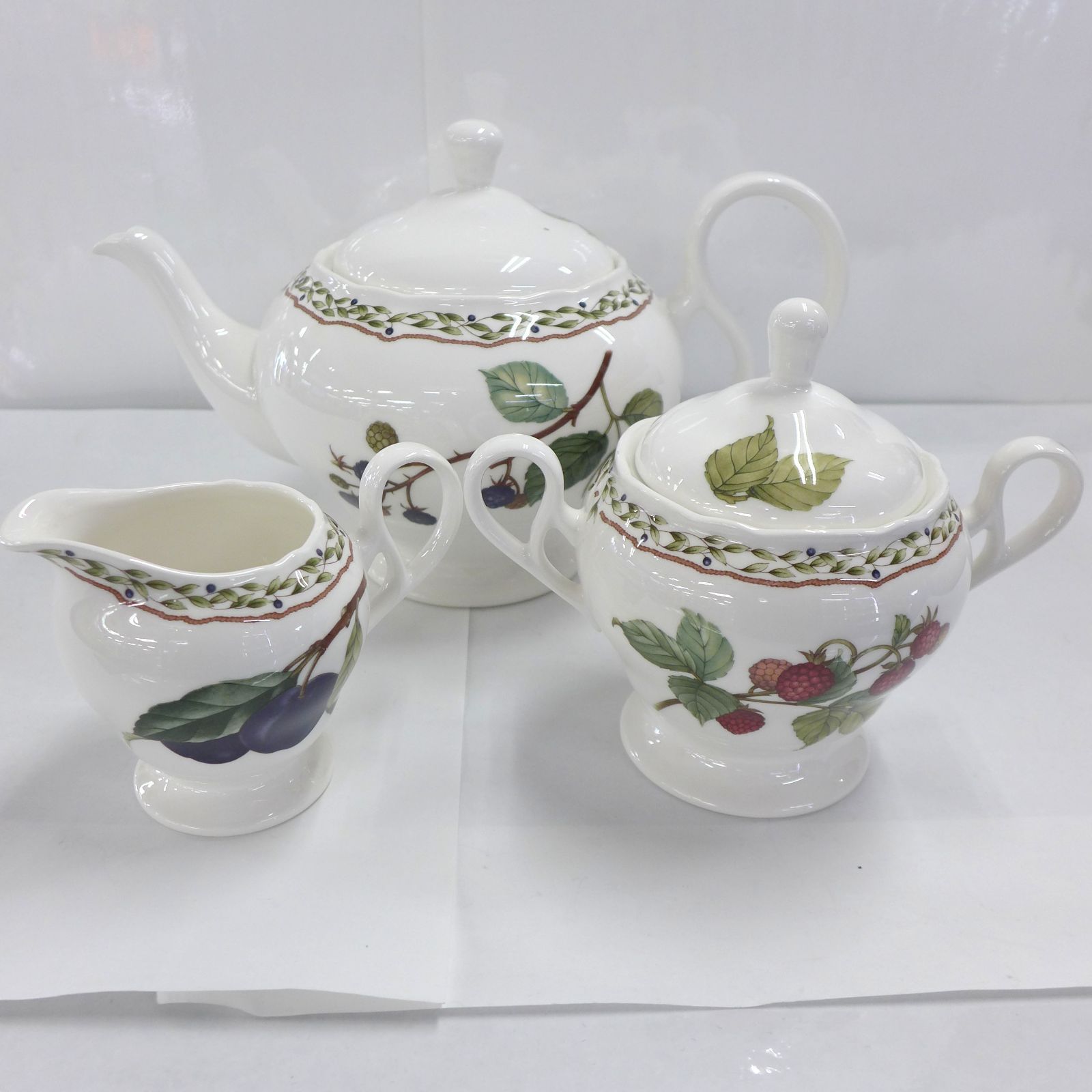 Noritake ノリタケ ロイヤルオーチャード ティーポット / シュガーポット / クリーマー ３点セット　公田店
