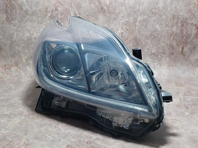 コーティング済 プリウス ZVW30 右ヘッドランプ・ヘッドライト G