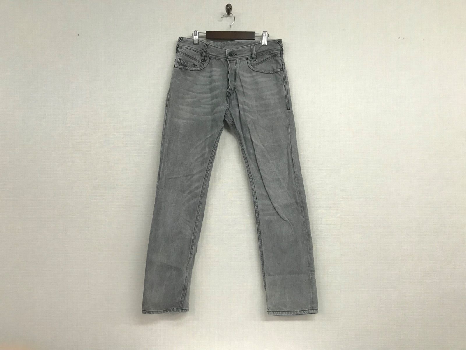 本物ディーゼルDIESELコットン洗い加工デニムパンツメンズサーフアメカジミリタリーストリートスケーターワークビジネススーツモードゴルフドレスバイカーグレー29Sチュニジア製