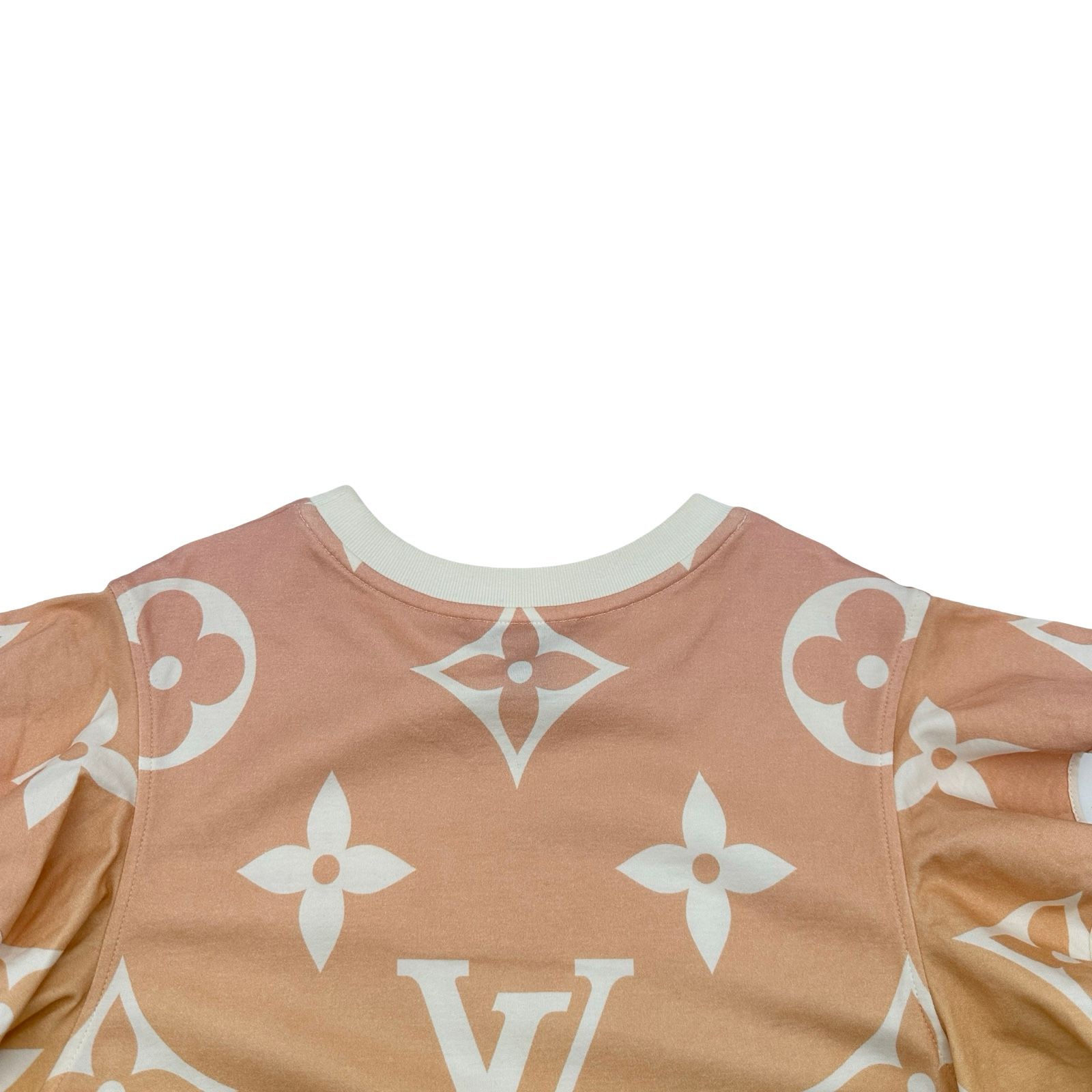 ヴィトンフリルＴシャツ ルイ・ヴィトン LOUIS VUITTON ジャイアントモノグラム総柄フリルT