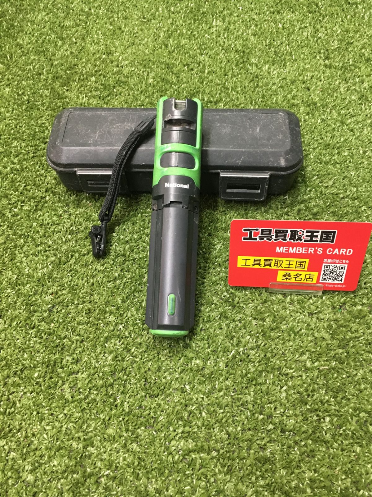 【中古品】【0902】★Panasonic(パナソニック) レーザーマーカー 墨出し名人 グリーン BTL1100G　ITJBEL85X2L4