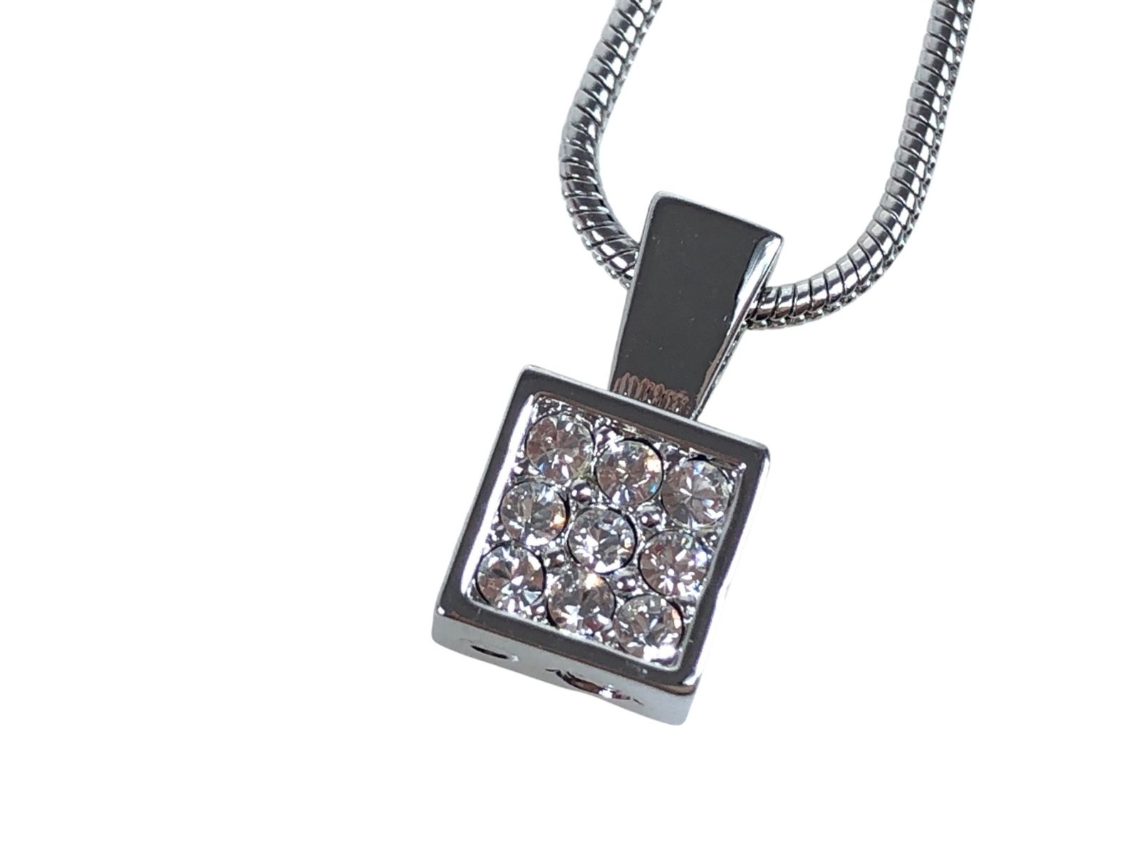 スワロフスキー　SWAROVSKI　キューブ　ラインストーン　スネークチェーン　ネックレス　シルバーカラー　送料無料