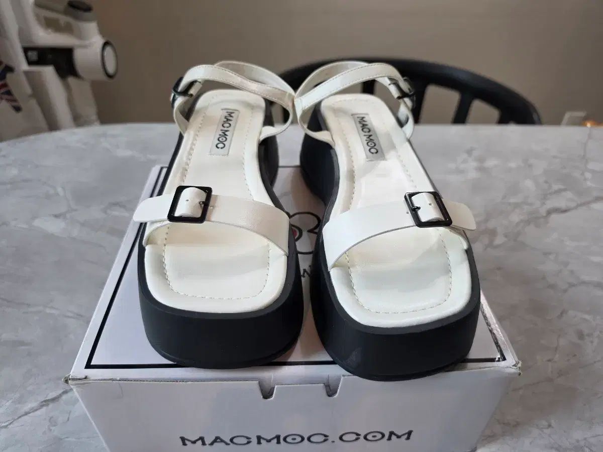 新品) MACMOC(マクモク) サンダル 245サイズ