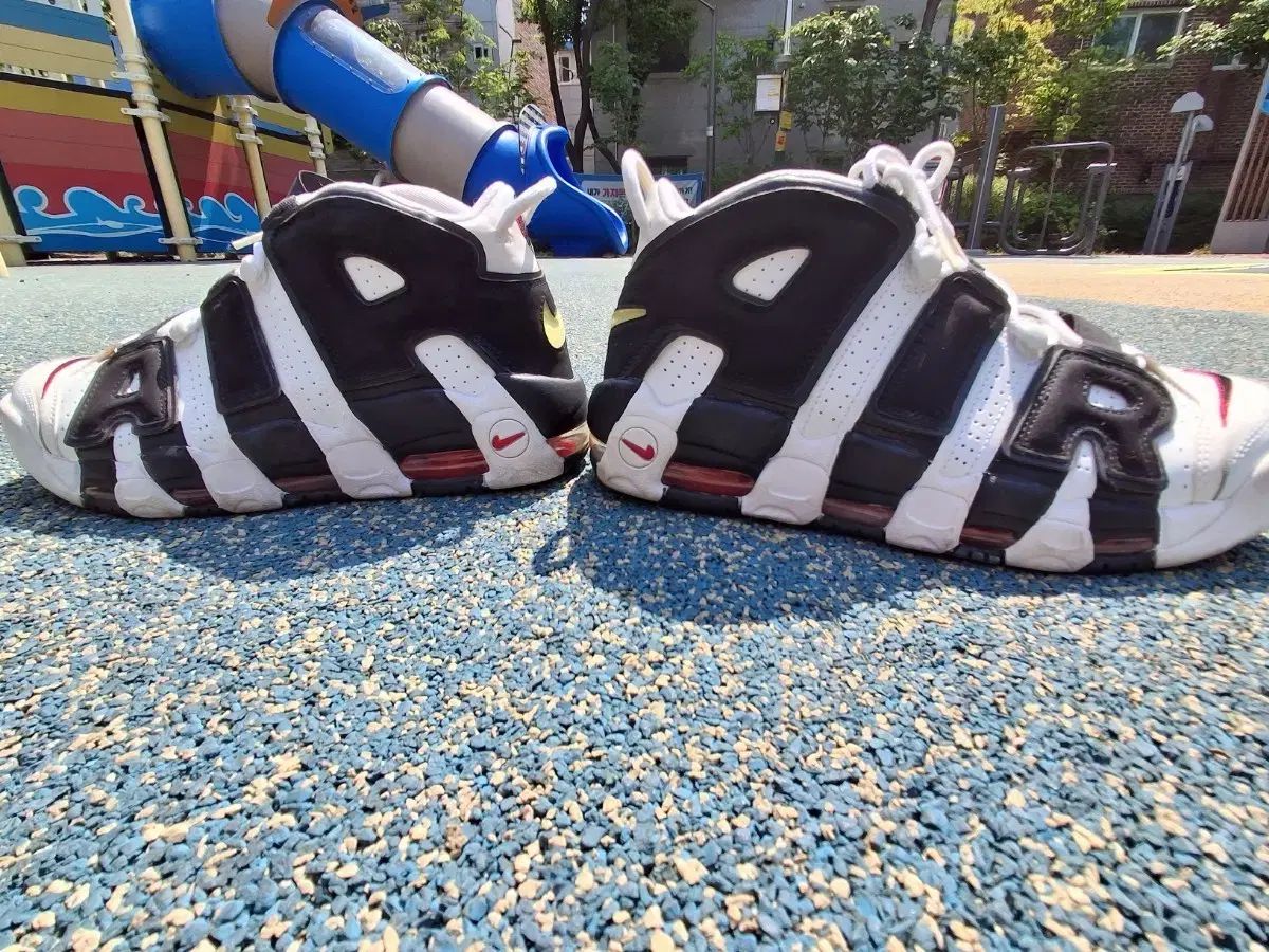 ナイキ 正規品 アップテンポ 260 PIPPEN