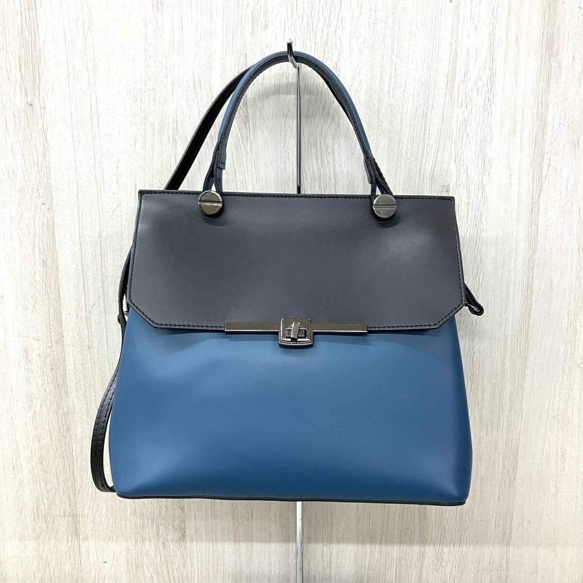 CAMELLIA ROMA/カメリア ローマ/ハンドバッグ/GENUINE LEATHER/ブルー×ブラック 8,401円