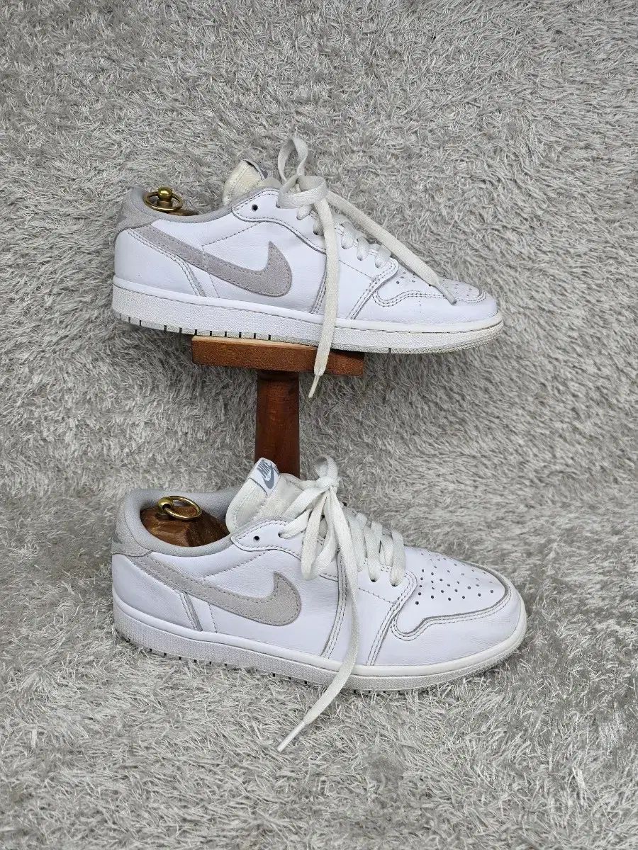 Free!YUSE 260 NIKE エアジョーダン1 ローOG ニュートラルグレー スニーカー