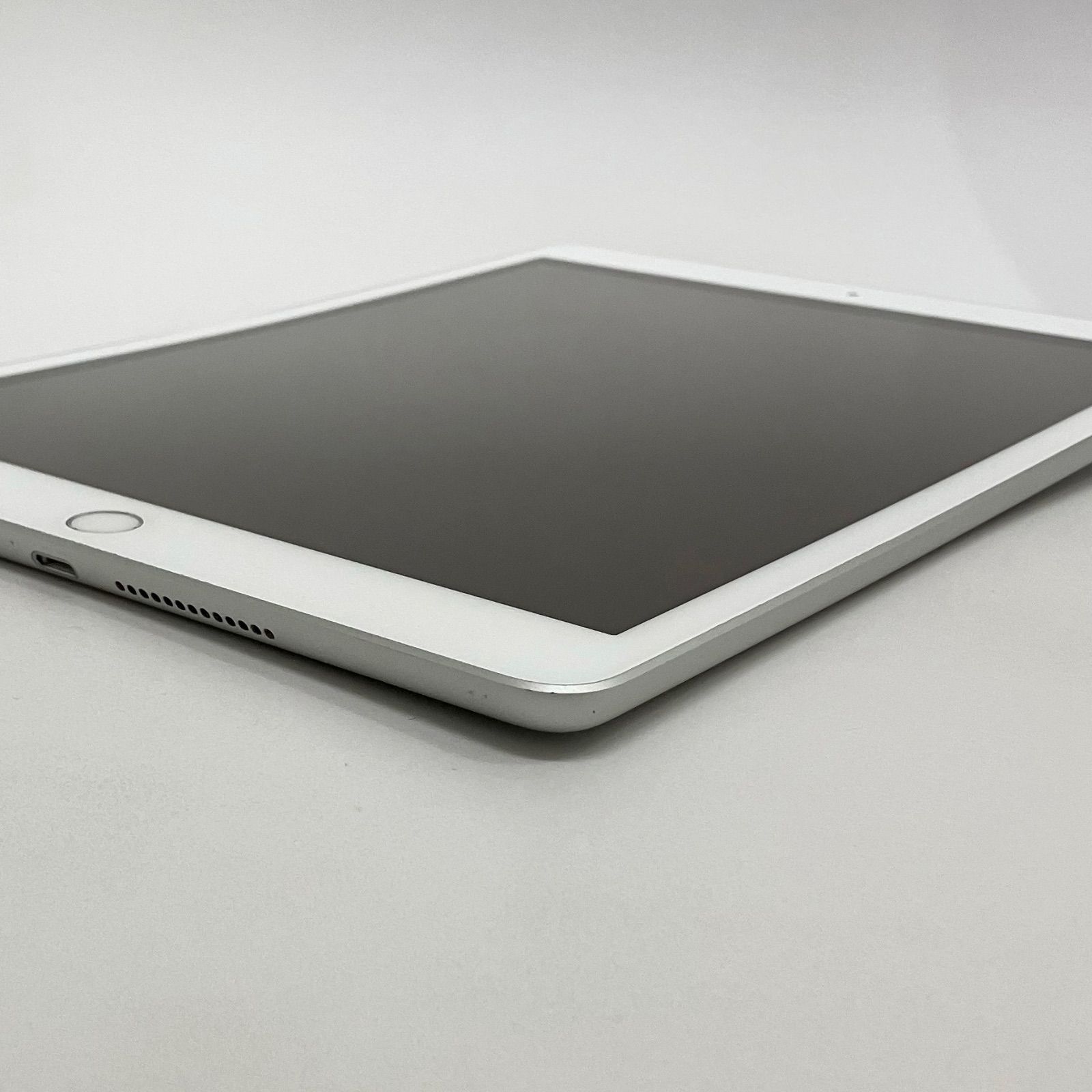 iPad第7世代 32GB シルバー Wi-Fi DMPCNBXKMF3N - メルカリ