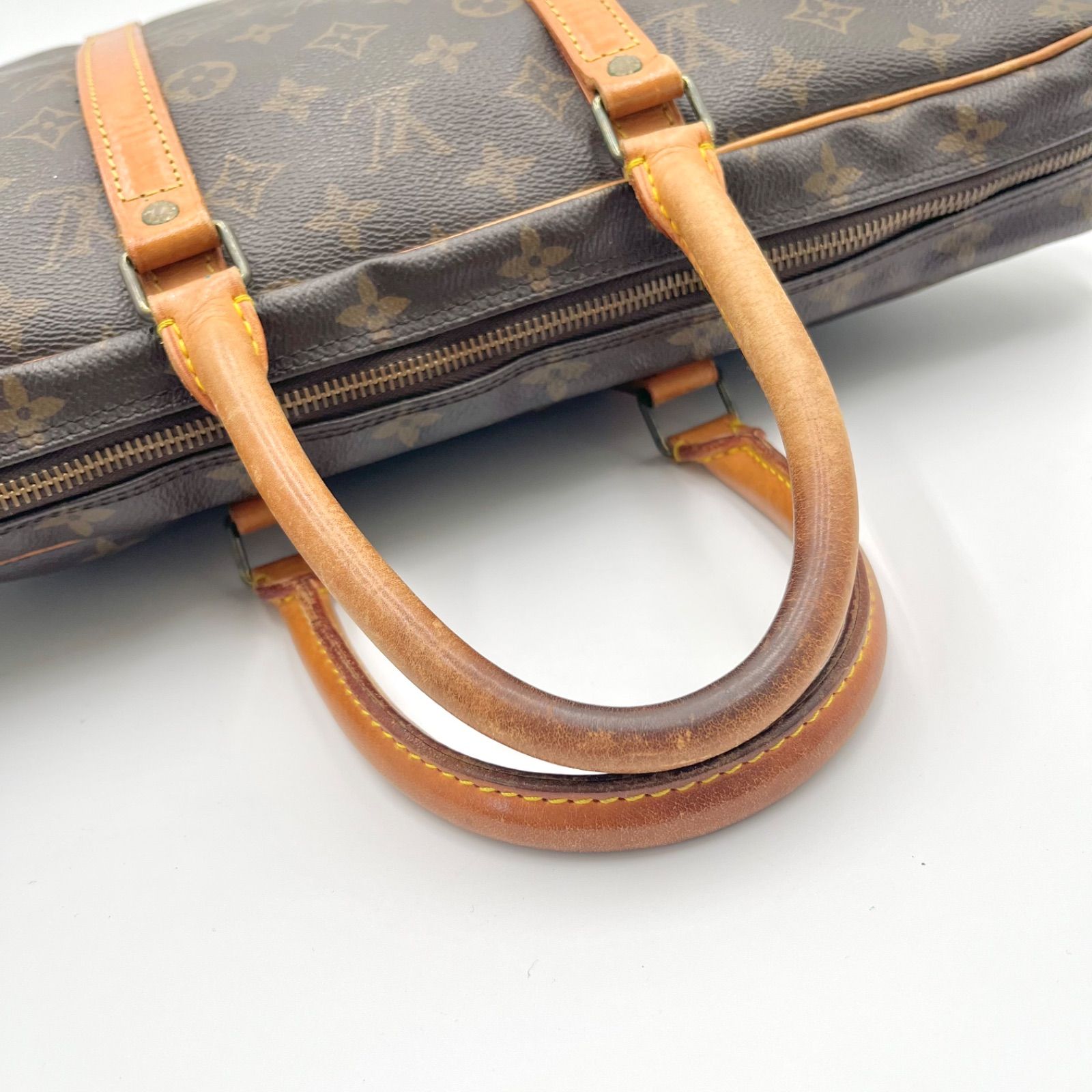 LOUIS VUITTON ルイヴィトン ポルトドキュマンヴォワヤージュ メンズ
