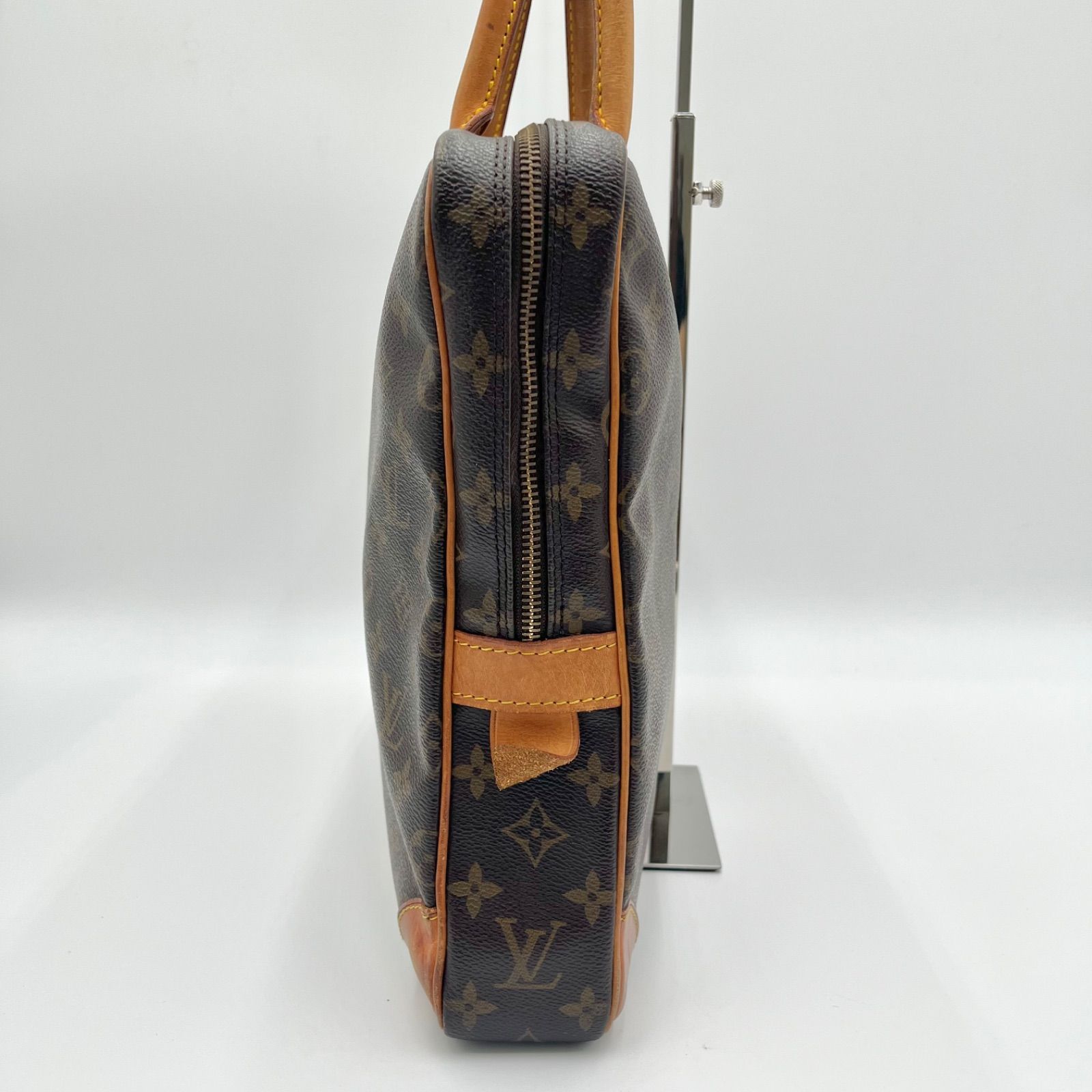 LOUIS VUITTON ルイヴィトン ポルトドキュマンヴォワヤージュ メンズ
