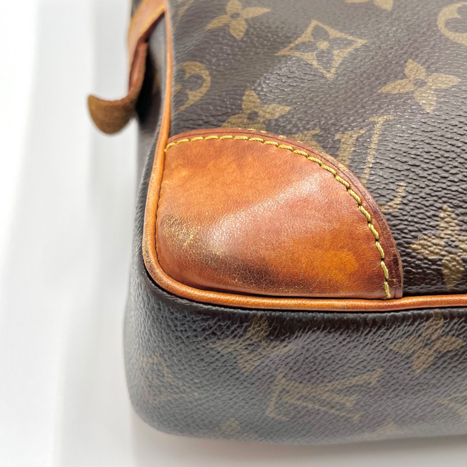 LOUIS VUITTON ルイヴィトン ポルトドキュマンヴォワヤージュ メンズ