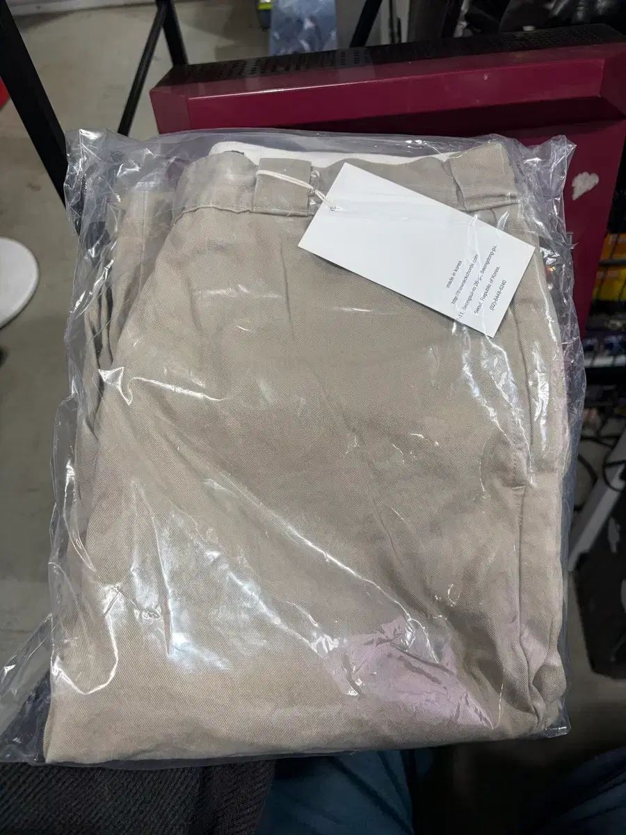 더뤡코즈 チノ 出品