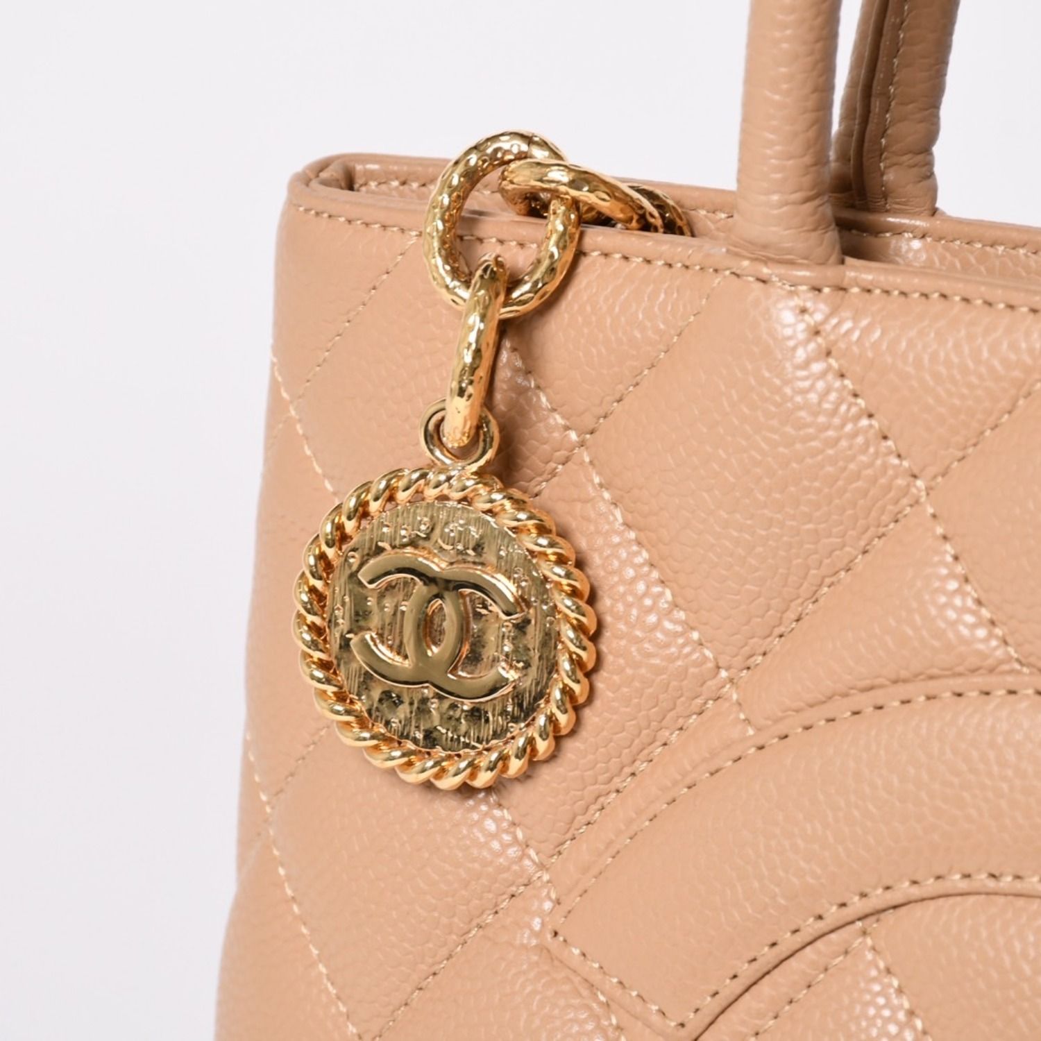 【極美品】CHANEL　復刻トート　ラムスキン　ゴールド金具 極美品 CHANEL シャネル 復刻トート 10番台 ハンドバッグ ココマーク