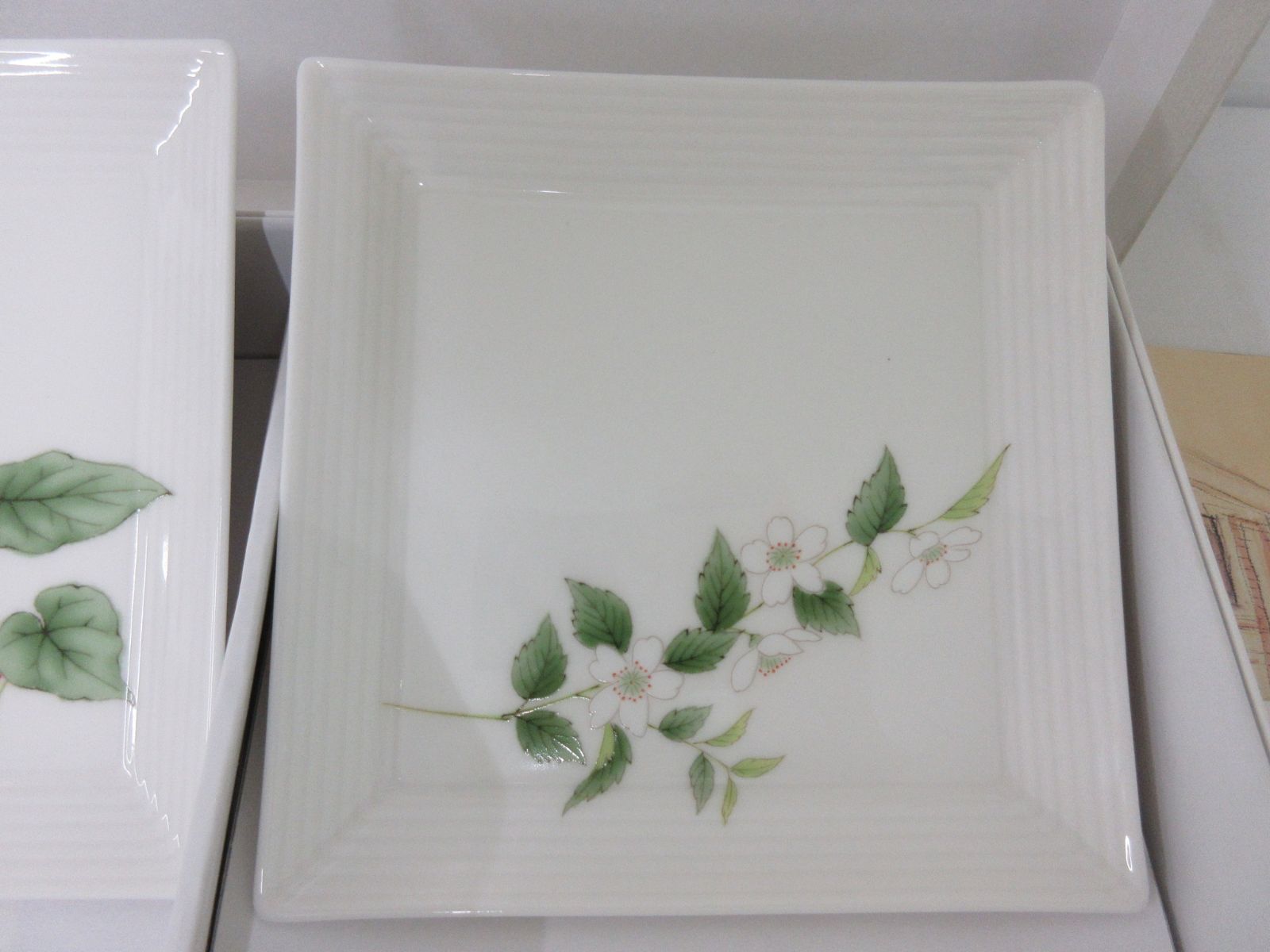 C684 香蘭社 五草花・角皿揃 5枚 / 専用箱付き - メルカリ